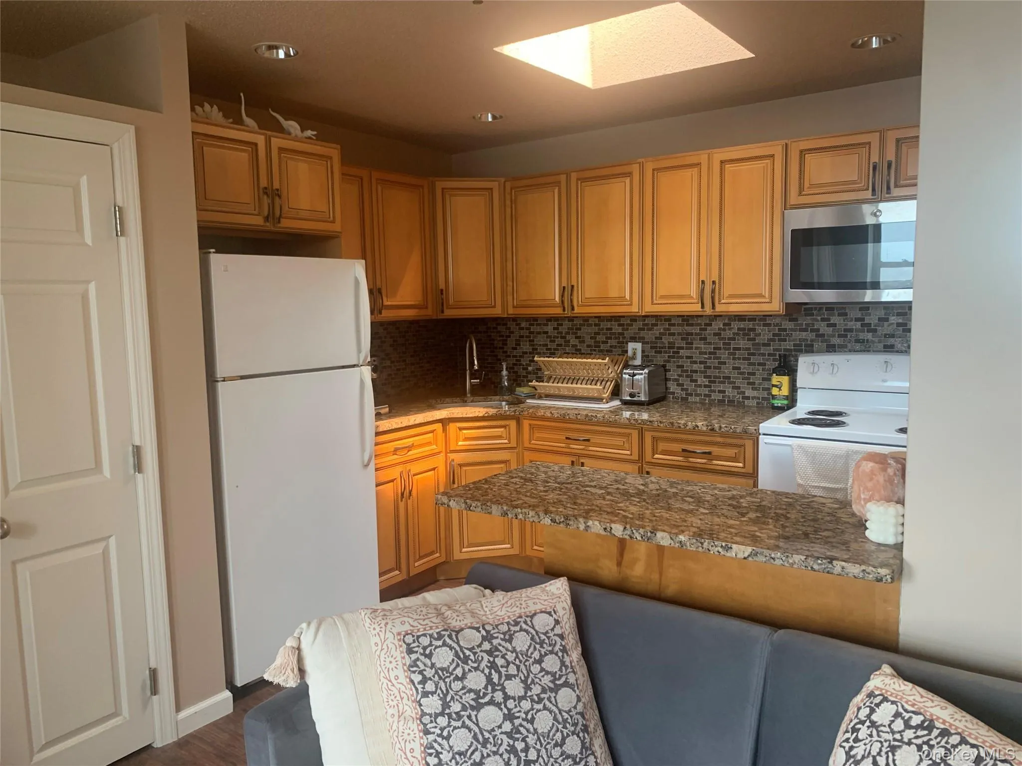202 Main, Brookhaven, NY, 1 Bedroom Bedrooms, 2 Rooms Rooms,1 BathroomBathrooms,Residential Lease,For Rent,Main,0,1028513 202 Main, Brookhaven, NY, 1 Bedroom Bedrooms, 2 Rooms Rooms,1 BathroomBathrooms,Residential Lease,For Rent,Main,0,1028513