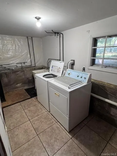 11 Foley Place, Huntington, NY, 3 Bedrooms Bedrooms, 9 Rooms Rooms,1 BathroomBathrooms,Residential,For Rent,Foley,0,1028519 11 Foley Place, Huntington, NY, 3 Bedrooms Bedrooms, 9 Rooms Rooms,1 BathroomBathrooms,Residential,For Rent,Foley,0,1028519