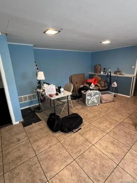 11 Foley Place, Huntington, NY, 3 Bedrooms Bedrooms, 9 Rooms Rooms,1 BathroomBathrooms,Residential,For Rent,Foley,0,1028519 11 Foley Place, Huntington, NY, 3 Bedrooms Bedrooms, 9 Rooms Rooms,1 BathroomBathrooms,Residential,For Rent,Foley,0,1028519