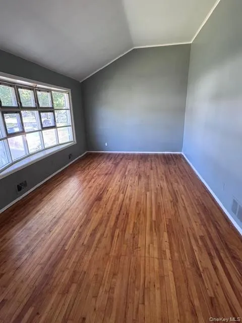 11 Foley Place, Huntington, NY, 3 Bedrooms Bedrooms, 9 Rooms Rooms,1 BathroomBathrooms,Residential,For Rent,Foley,0,1028519 11 Foley Place, Huntington, NY, 3 Bedrooms Bedrooms, 9 Rooms Rooms,1 BathroomBathrooms,Residential,For Rent,Foley,0,1028519