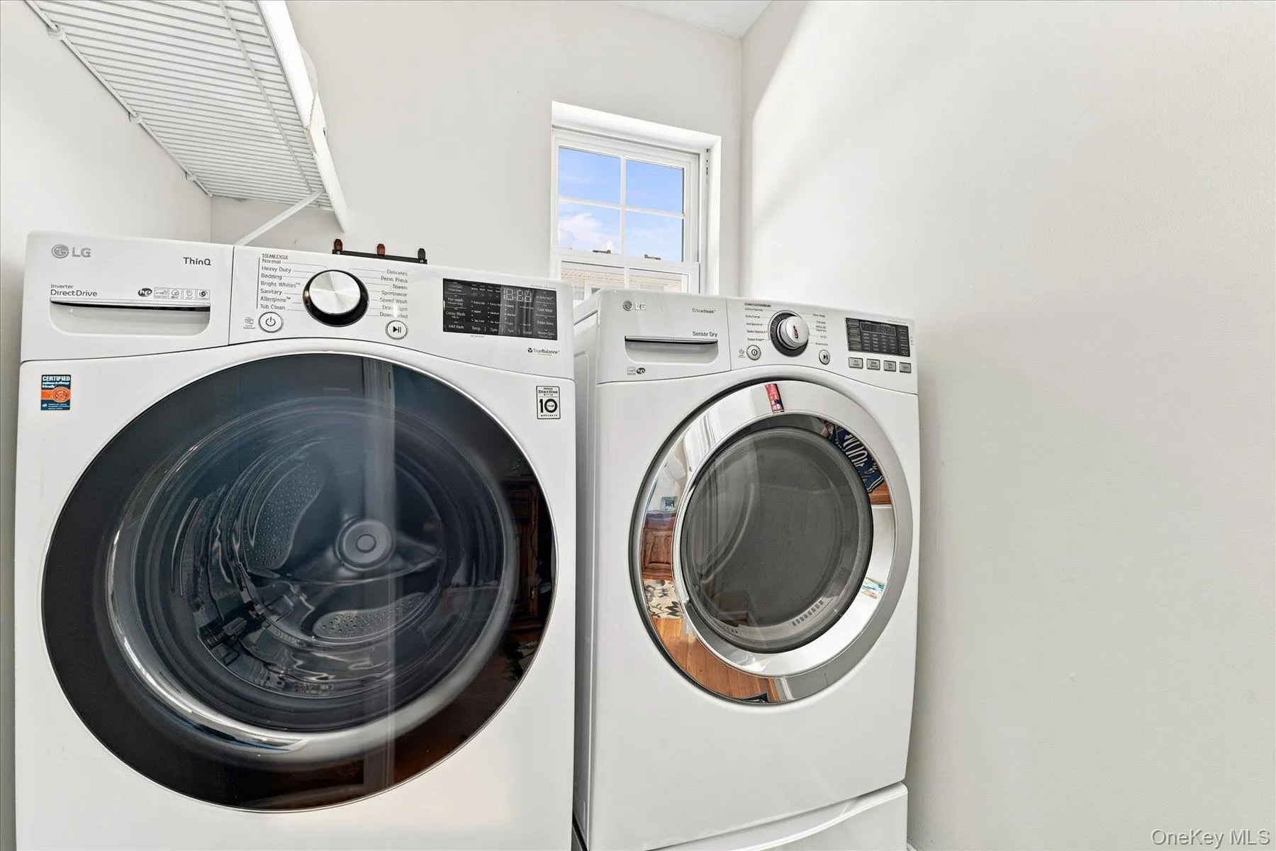 1st floor Laundry room 1st floor Laundry room