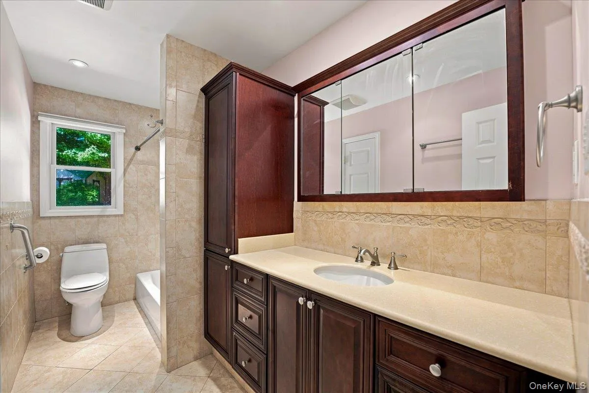 20 Lancaster Lane, Ramapo, NY, 4 Bedrooms Bedrooms, 8 Rooms Rooms,2 BathroomsBathrooms,Residential,For Rent,Lancaster,0,1028526 20 Lancaster Lane, Ramapo, NY, 4 Bedrooms Bedrooms, 8 Rooms Rooms,2 BathroomsBathrooms,Residential,For Rent,Lancaster,0,1028526