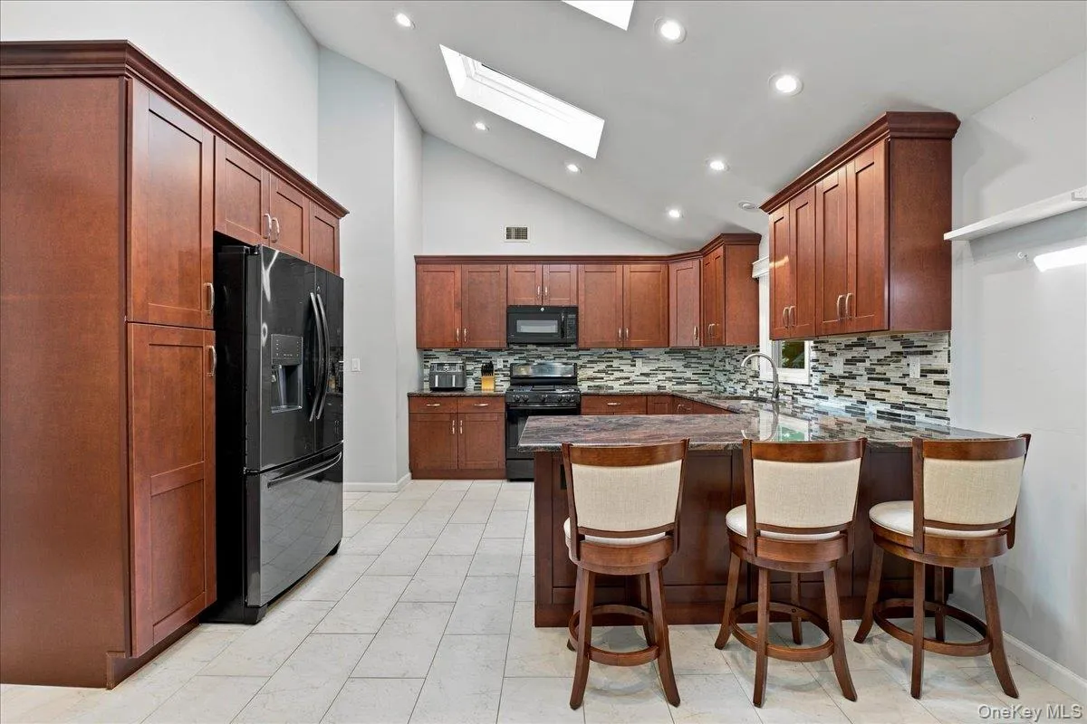 20 Lancaster Lane, Ramapo, NY, 4 Bedrooms Bedrooms, 8 Rooms Rooms,2 BathroomsBathrooms,Residential,For Rent,Lancaster,0,1028526 20 Lancaster Lane, Ramapo, NY, 4 Bedrooms Bedrooms, 8 Rooms Rooms,2 BathroomsBathrooms,Residential,For Rent,Lancaster,0,1028526