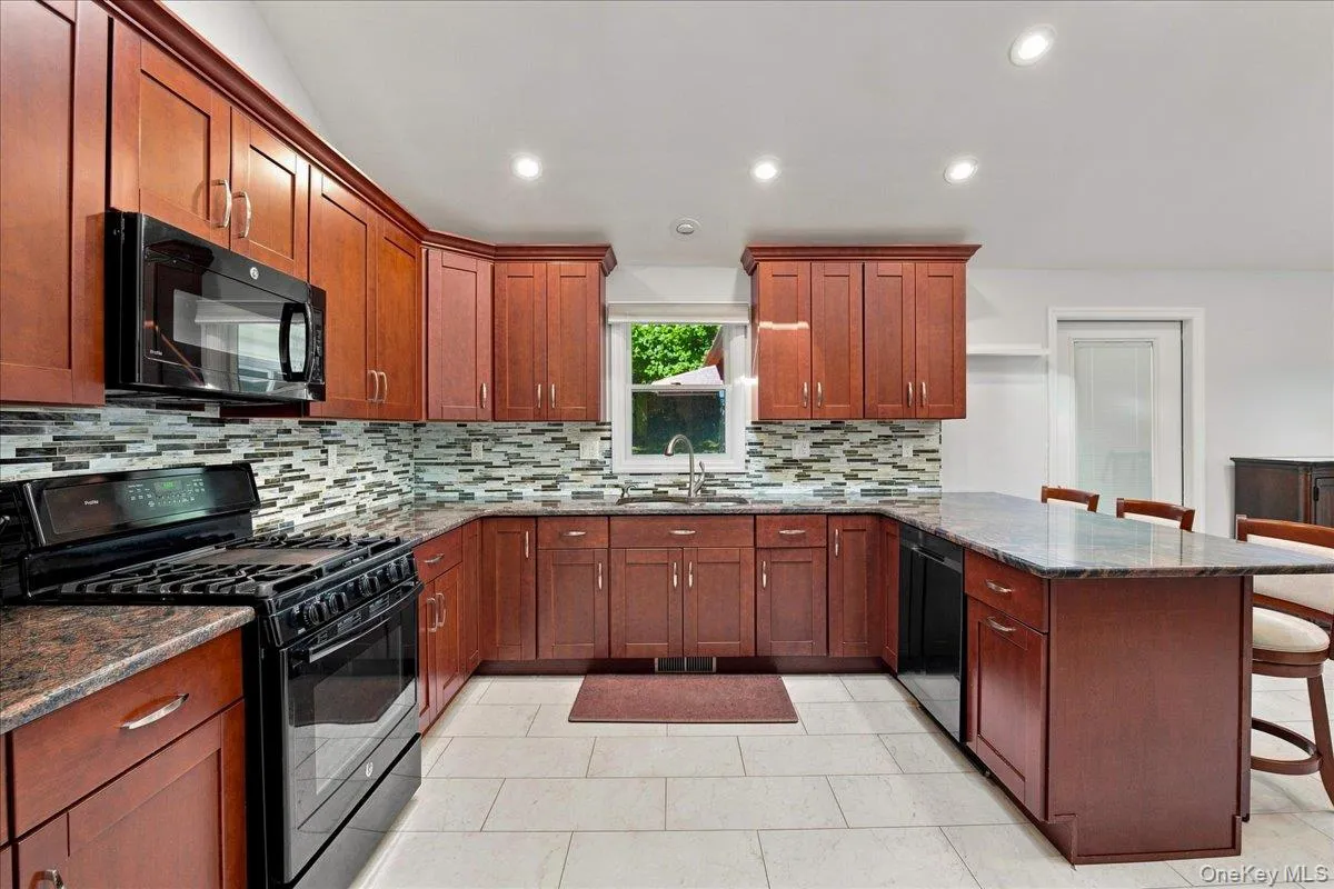 20 Lancaster Lane, Ramapo, NY, 4 Bedrooms Bedrooms, 8 Rooms Rooms,2 BathroomsBathrooms,Residential,For Rent,Lancaster,0,1028526 20 Lancaster Lane, Ramapo, NY, 4 Bedrooms Bedrooms, 8 Rooms Rooms,2 BathroomsBathrooms,Residential,For Rent,Lancaster,0,1028526