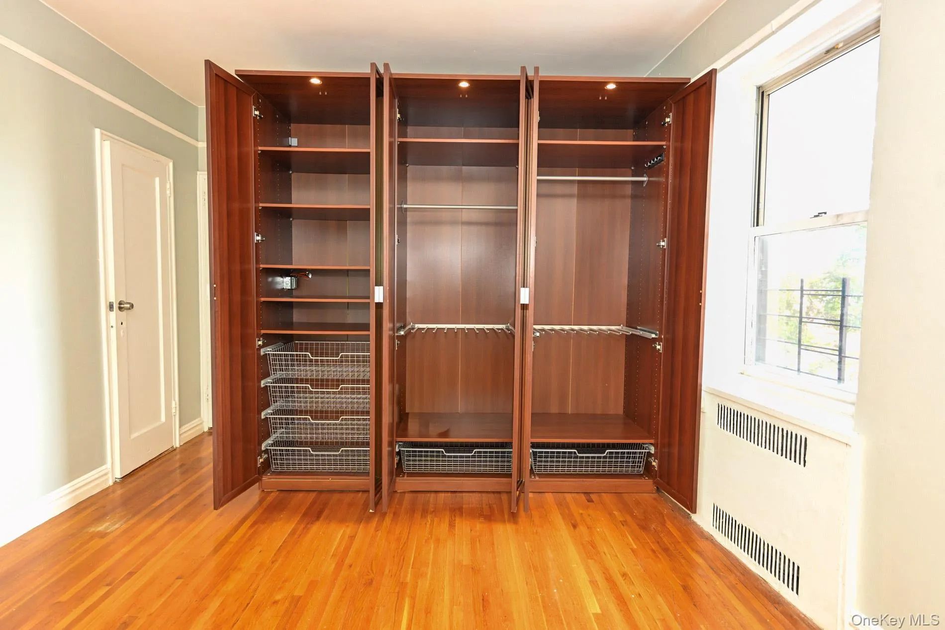 61-41 Saunders Street, New York, NY, 2 Bedrooms Bedrooms, 4 Rooms Rooms,1 BathroomBathrooms,Residential,For Rent,Saunders,0,1028528 61-41 Saunders Street, New York, NY, 2 Bedrooms Bedrooms, 4 Rooms Rooms,1 BathroomBathrooms,Residential,For Rent,Saunders,0,1028528