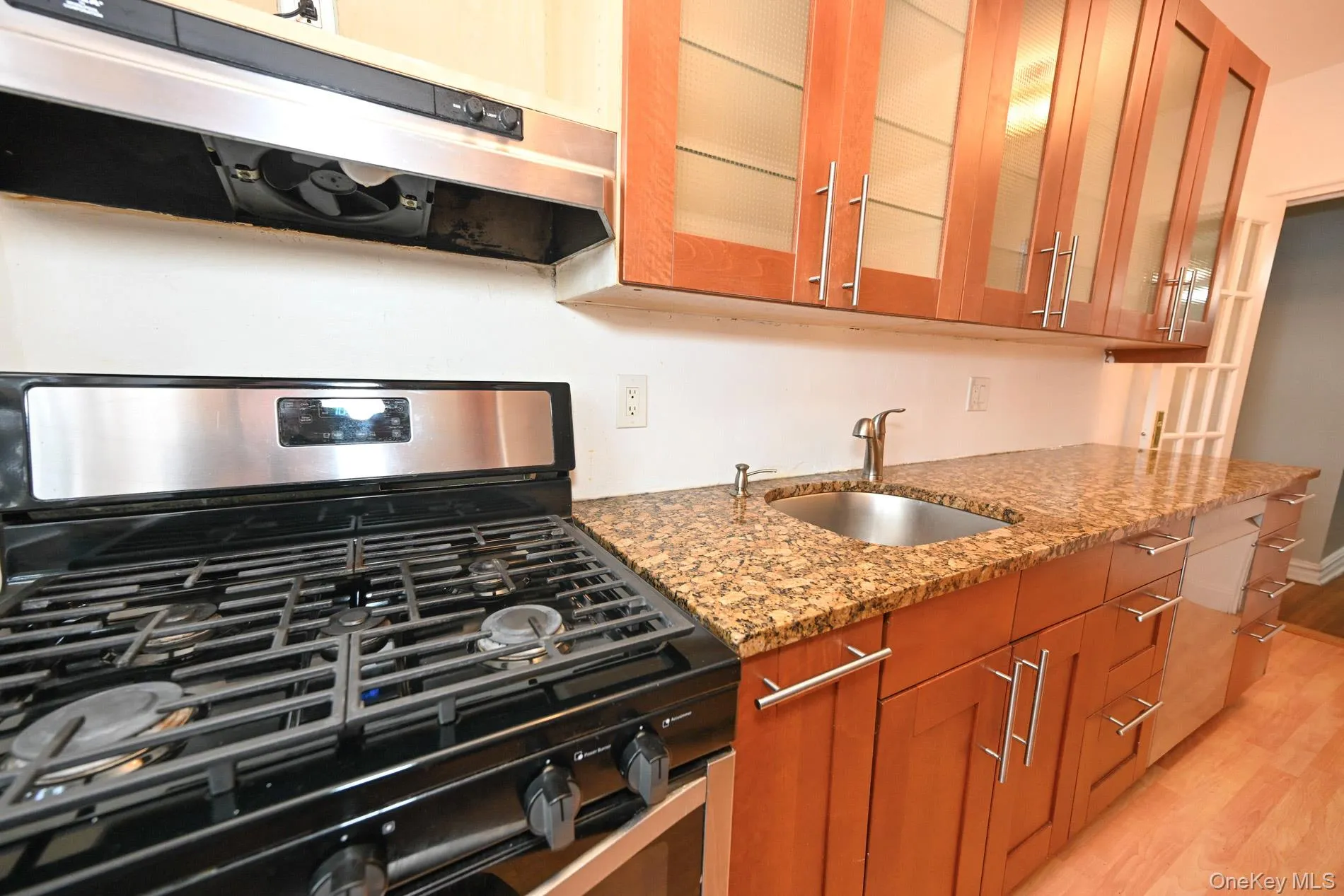 61-41 Saunders Street, New York, NY, 2 Bedrooms Bedrooms, 4 Rooms Rooms,1 BathroomBathrooms,Residential,For Rent,Saunders,0,1028528 61-41 Saunders Street, New York, NY, 2 Bedrooms Bedrooms, 4 Rooms Rooms,1 BathroomBathrooms,Residential,For Rent,Saunders,0,1028528