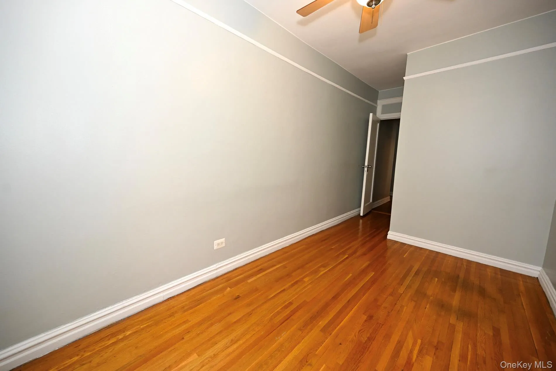 61-41 Saunders Street, New York, NY, 2 Bedrooms Bedrooms, 4 Rooms Rooms,1 BathroomBathrooms,Residential,For Rent,Saunders,0,1028528 61-41 Saunders Street, New York, NY, 2 Bedrooms Bedrooms, 4 Rooms Rooms,1 BathroomBathrooms,Residential,For Rent,Saunders,0,1028528
