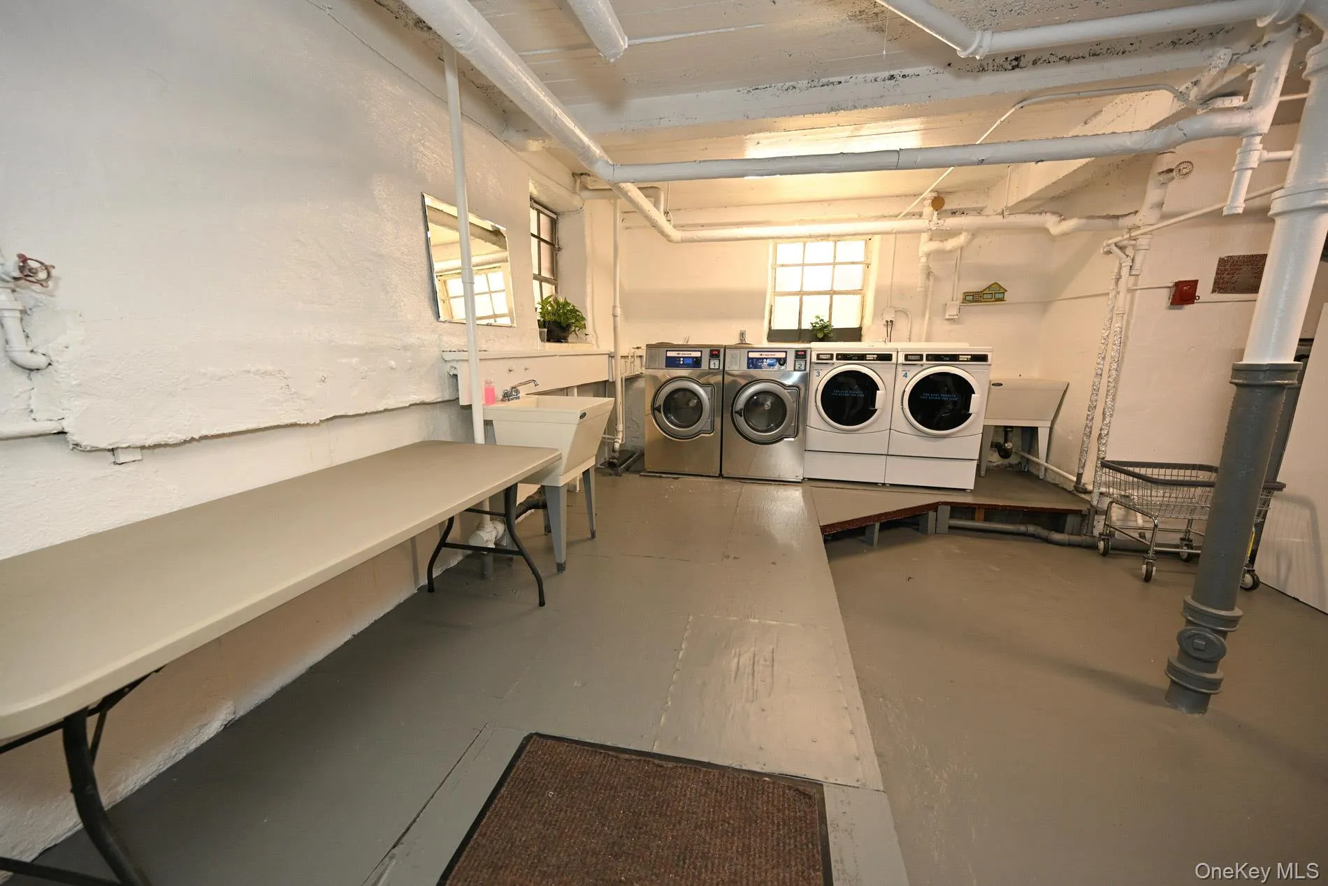 61-41 Saunders Street, New York, NY, 2 Bedrooms Bedrooms, 4 Rooms Rooms,1 BathroomBathrooms,Residential,For Rent,Saunders,0,1028528 61-41 Saunders Street, New York, NY, 2 Bedrooms Bedrooms, 4 Rooms Rooms,1 BathroomBathrooms,Residential,For Rent,Saunders,0,1028528