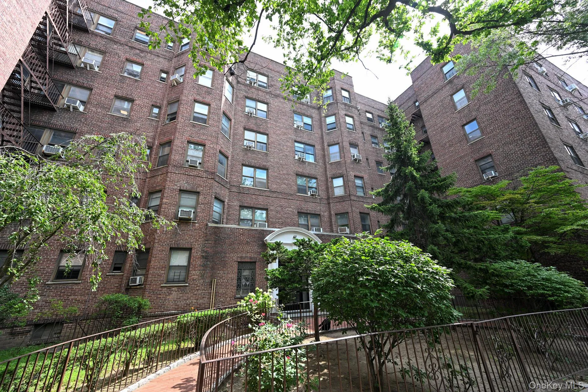 61-41 Saunders Street, New York, NY, 2 Bedrooms Bedrooms, 4 Rooms Rooms,1 BathroomBathrooms,Residential,For Rent,Saunders,0,1028528 61-41 Saunders Street, New York, NY, 2 Bedrooms Bedrooms, 4 Rooms Rooms,1 BathroomBathrooms,Residential,For Rent,Saunders,0,1028528