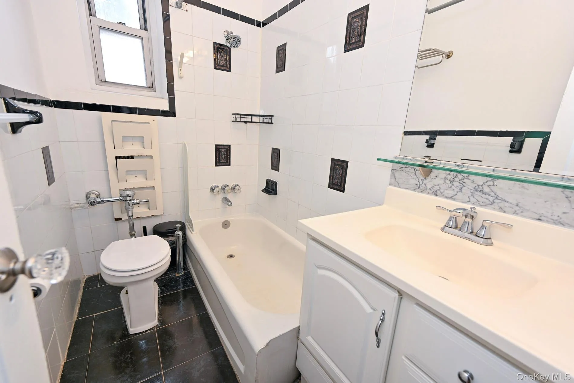 61-41 Saunders Street, New York, NY, 2 Bedrooms Bedrooms, 4 Rooms Rooms,1 BathroomBathrooms,Residential,For Rent,Saunders,0,1028528 61-41 Saunders Street, New York, NY, 2 Bedrooms Bedrooms, 4 Rooms Rooms,1 BathroomBathrooms,Residential,For Rent,Saunders,0,1028528