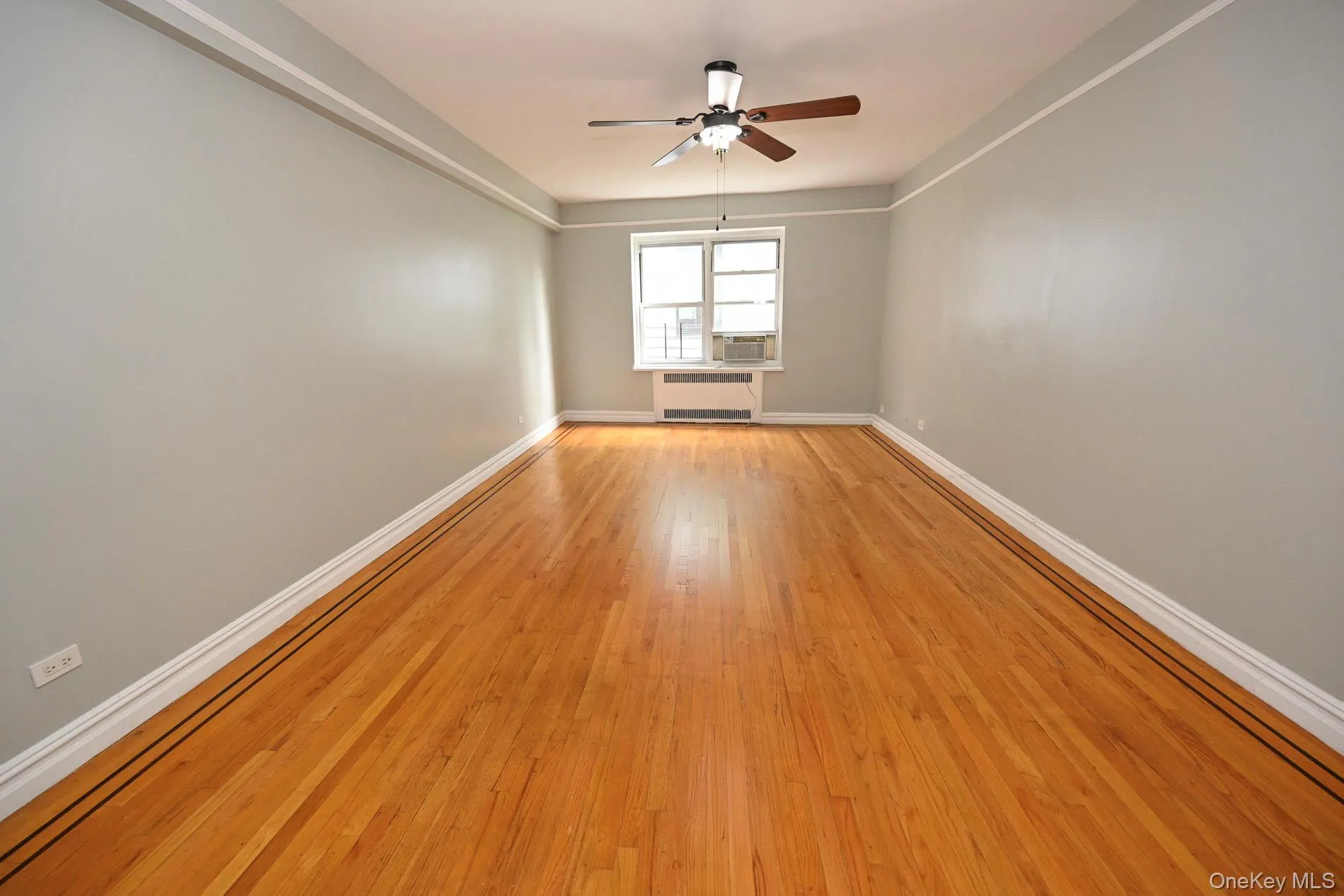 61-41 Saunders Street, New York, NY, 2 Bedrooms Bedrooms, 4 Rooms Rooms,1 BathroomBathrooms,Residential,For Rent,Saunders,0,1028528 61-41 Saunders Street, New York, NY, 2 Bedrooms Bedrooms, 4 Rooms Rooms,1 BathroomBathrooms,Residential,For Rent,Saunders,0,1028528