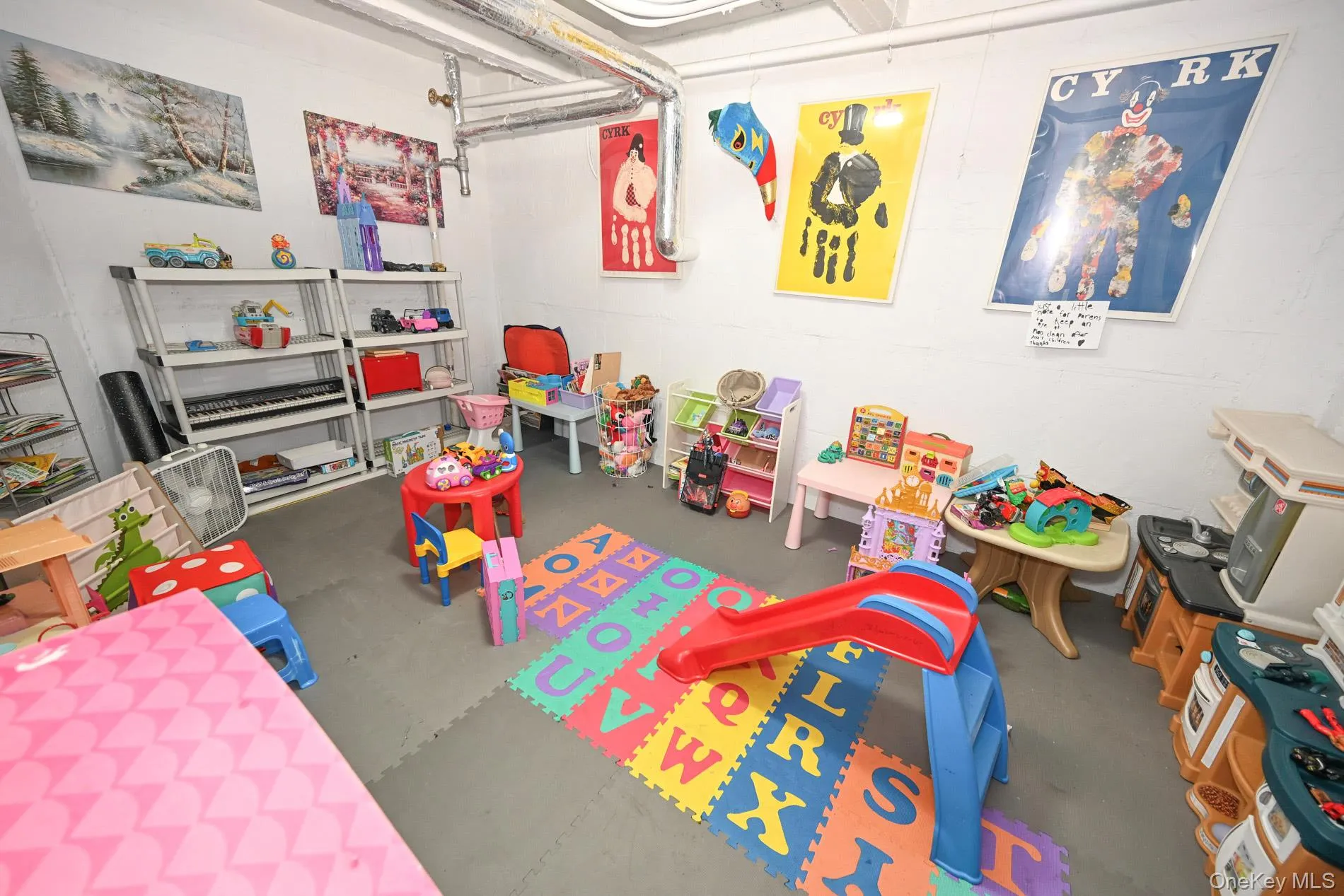 61-41 Saunders Street, New York, NY, 2 Bedrooms Bedrooms, 4 Rooms Rooms,1 BathroomBathrooms,Residential,For Rent,Saunders,0,1028528 61-41 Saunders Street, New York, NY, 2 Bedrooms Bedrooms, 4 Rooms Rooms,1 BathroomBathrooms,Residential,For Rent,Saunders,0,1028528