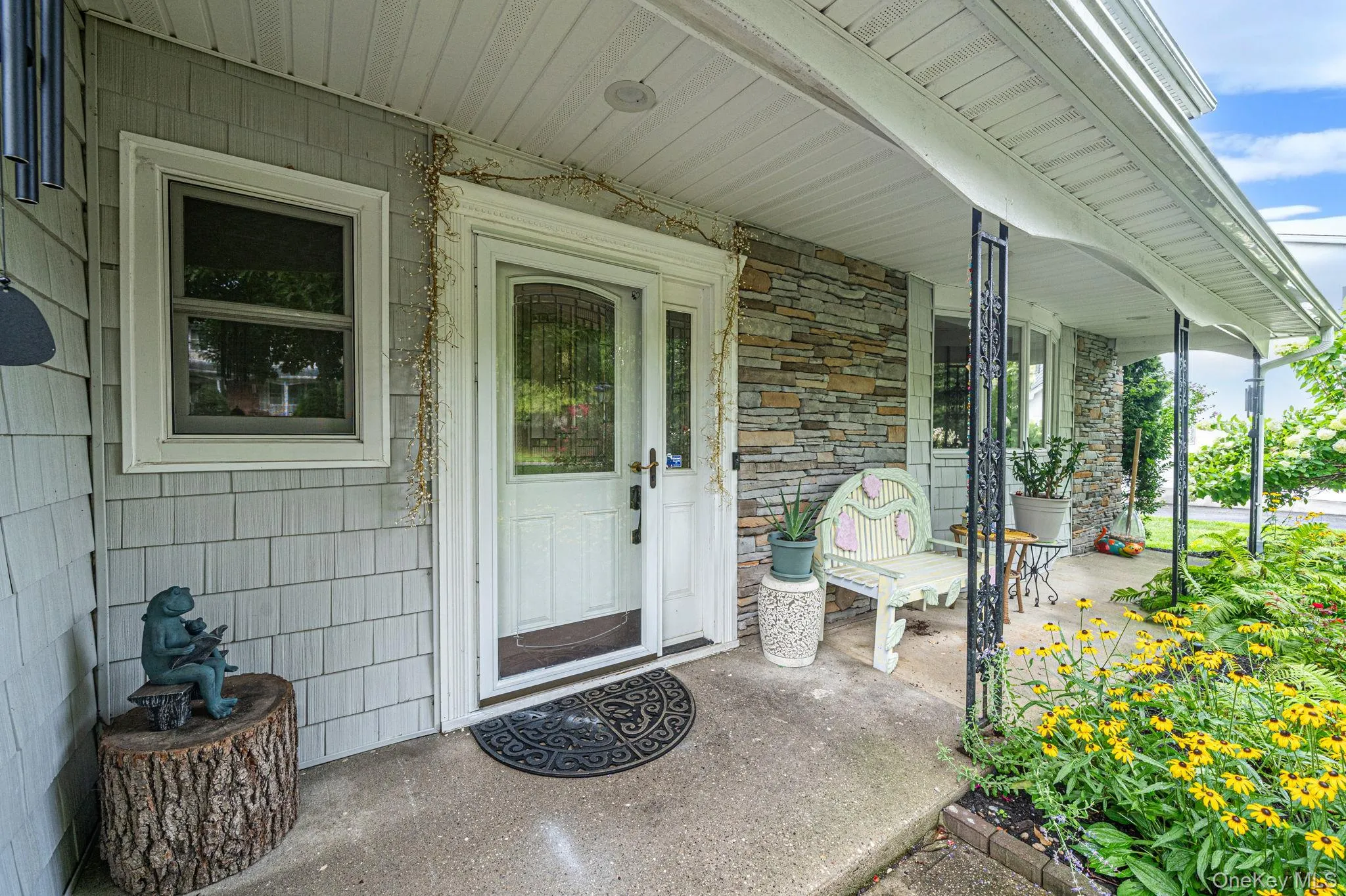 Covered porch Covered porch