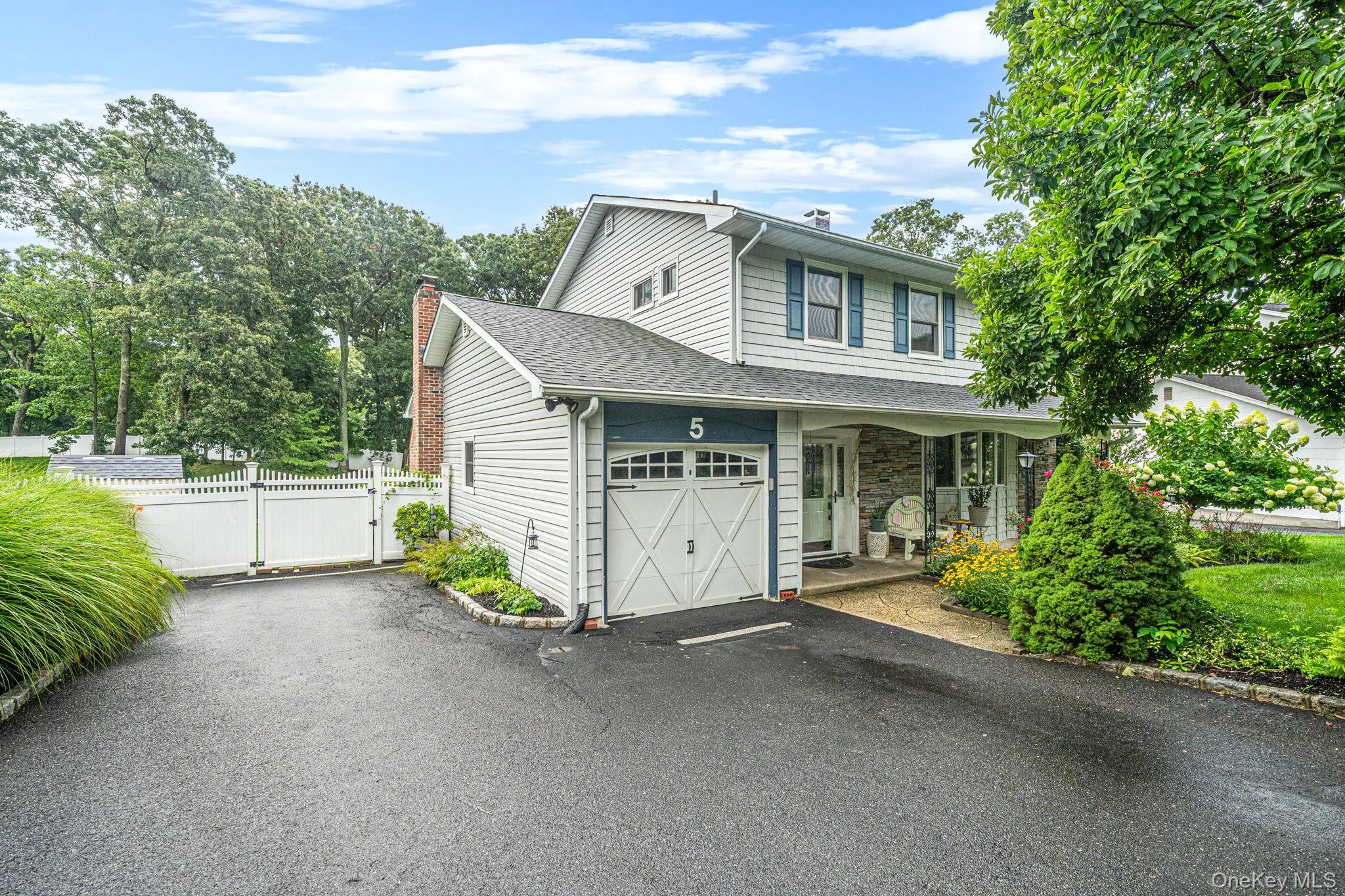 Large driveway Large driveway
