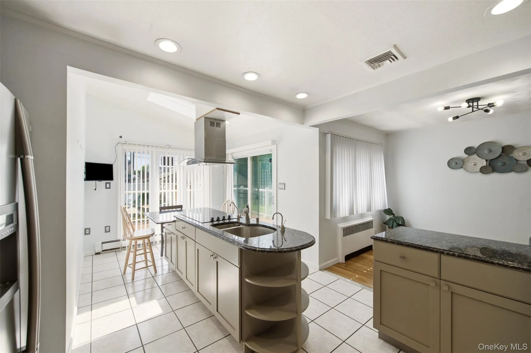 160 Clearmeadow Drive, Hempstead, NY, 4 Bedrooms Bedrooms, 7 Rooms Rooms,2 BathroomsBathrooms,Residential,For Rent,Clearmeadow,0,1028531 160 Clearmeadow Drive, Hempstead, NY, 4 Bedrooms Bedrooms, 7 Rooms Rooms,2 BathroomsBathrooms,Residential,For Rent,Clearmeadow,0,1028531