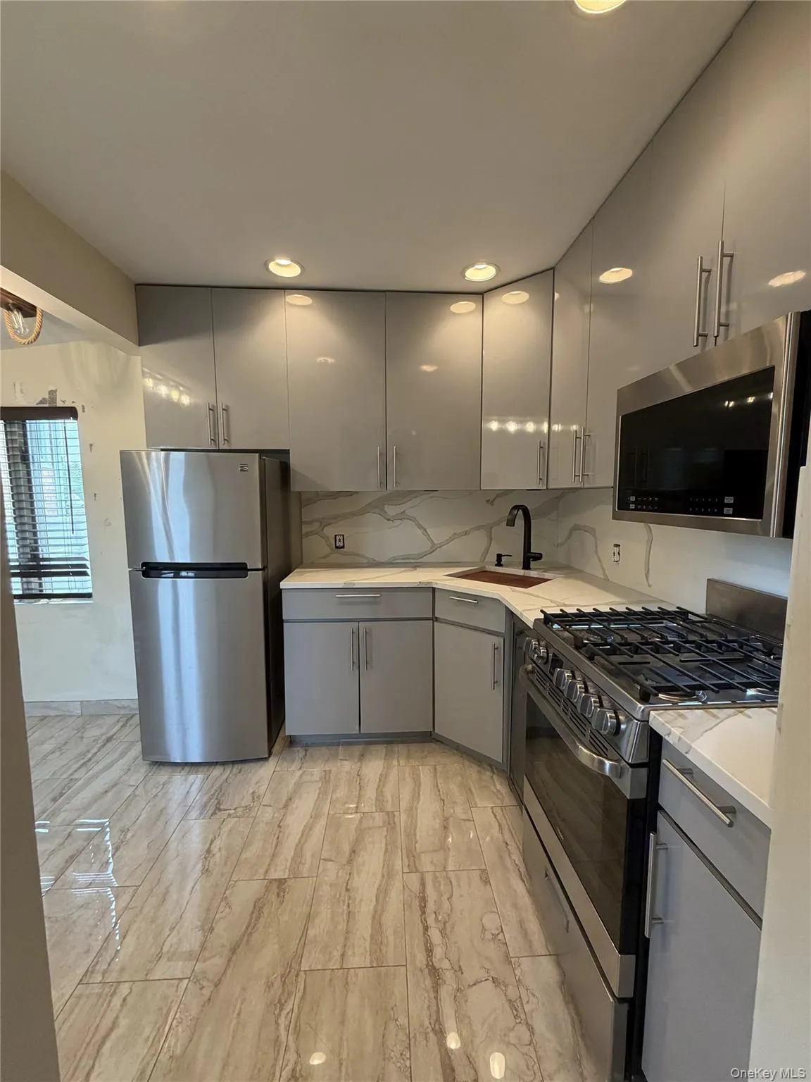 77 Santa Barbara Road, Babylon, NY, 1 Bedroom Bedrooms, 5 Rooms Rooms,1 BathroomBathrooms,Residential Lease,For Rent,Santa Barbara,0,1028536 77 Santa Barbara Road, Babylon, NY, 1 Bedroom Bedrooms, 5 Rooms Rooms,1 BathroomBathrooms,Residential Lease,For Rent,Santa Barbara,0,1028536
