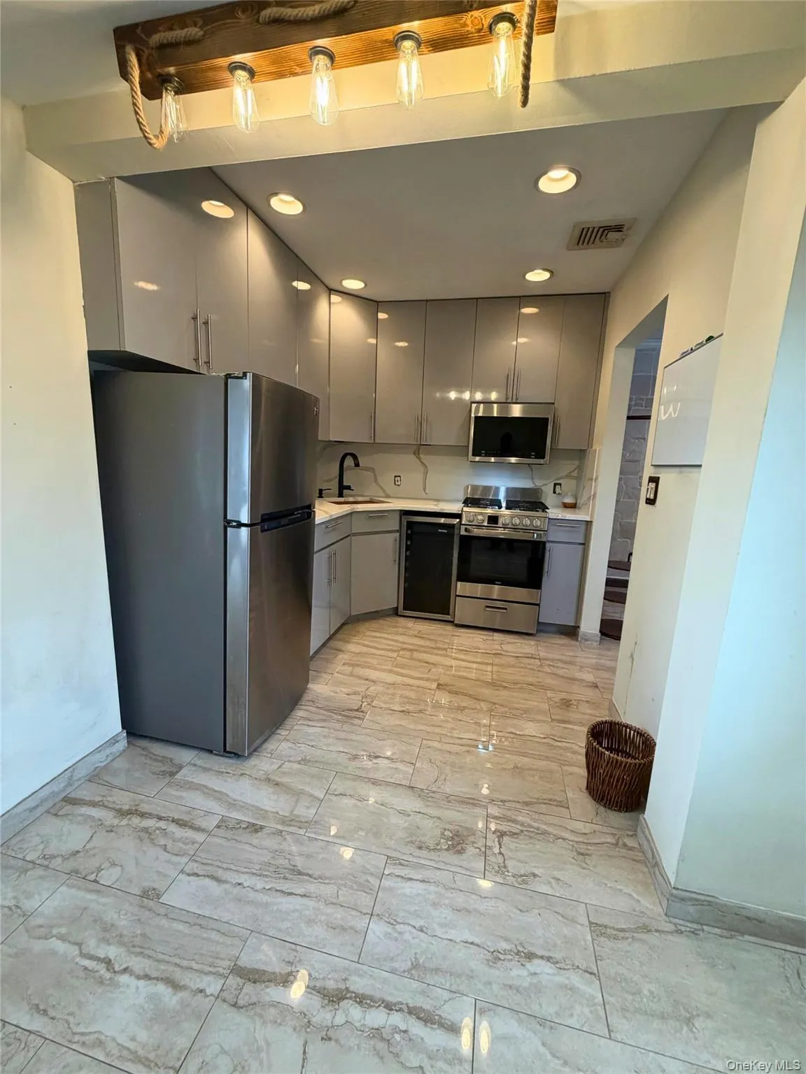 77 Santa Barbara Road, Babylon, NY, 1 Bedroom Bedrooms, 5 Rooms Rooms,1 BathroomBathrooms,Residential Lease,For Rent,Santa Barbara,0,1028536 77 Santa Barbara Road, Babylon, NY, 1 Bedroom Bedrooms, 5 Rooms Rooms,1 BathroomBathrooms,Residential Lease,For Rent,Santa Barbara,0,1028536