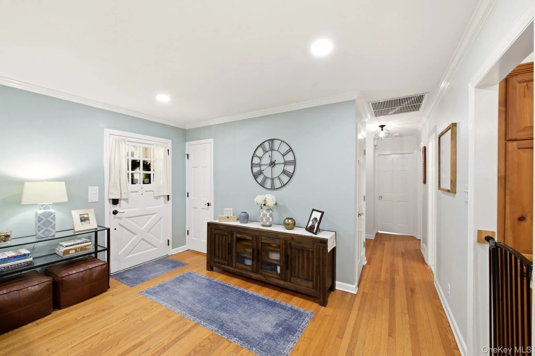 Inviting Entryway! Inviting Entryway!
