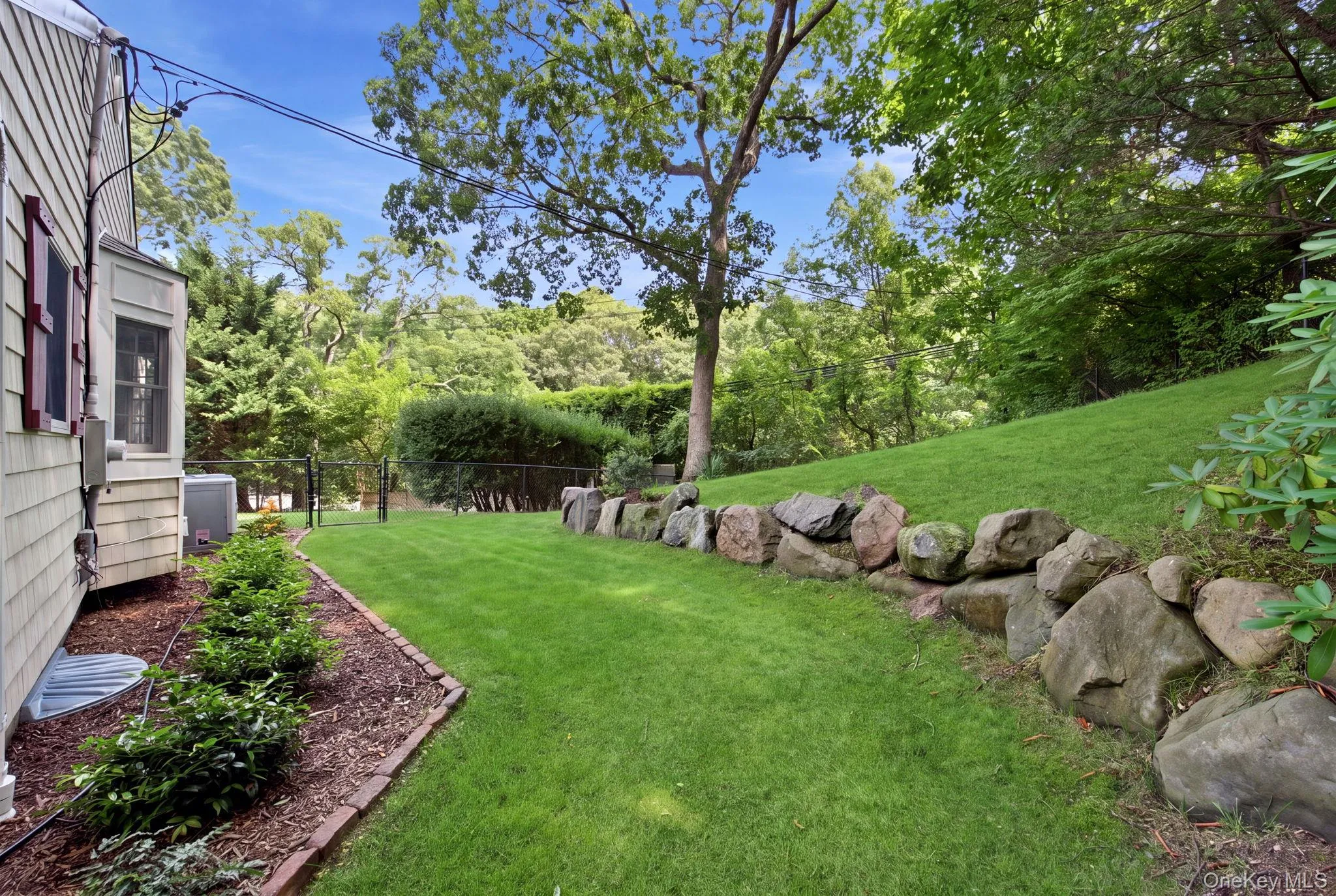 Side Yard and Garden Side Yard and Garden