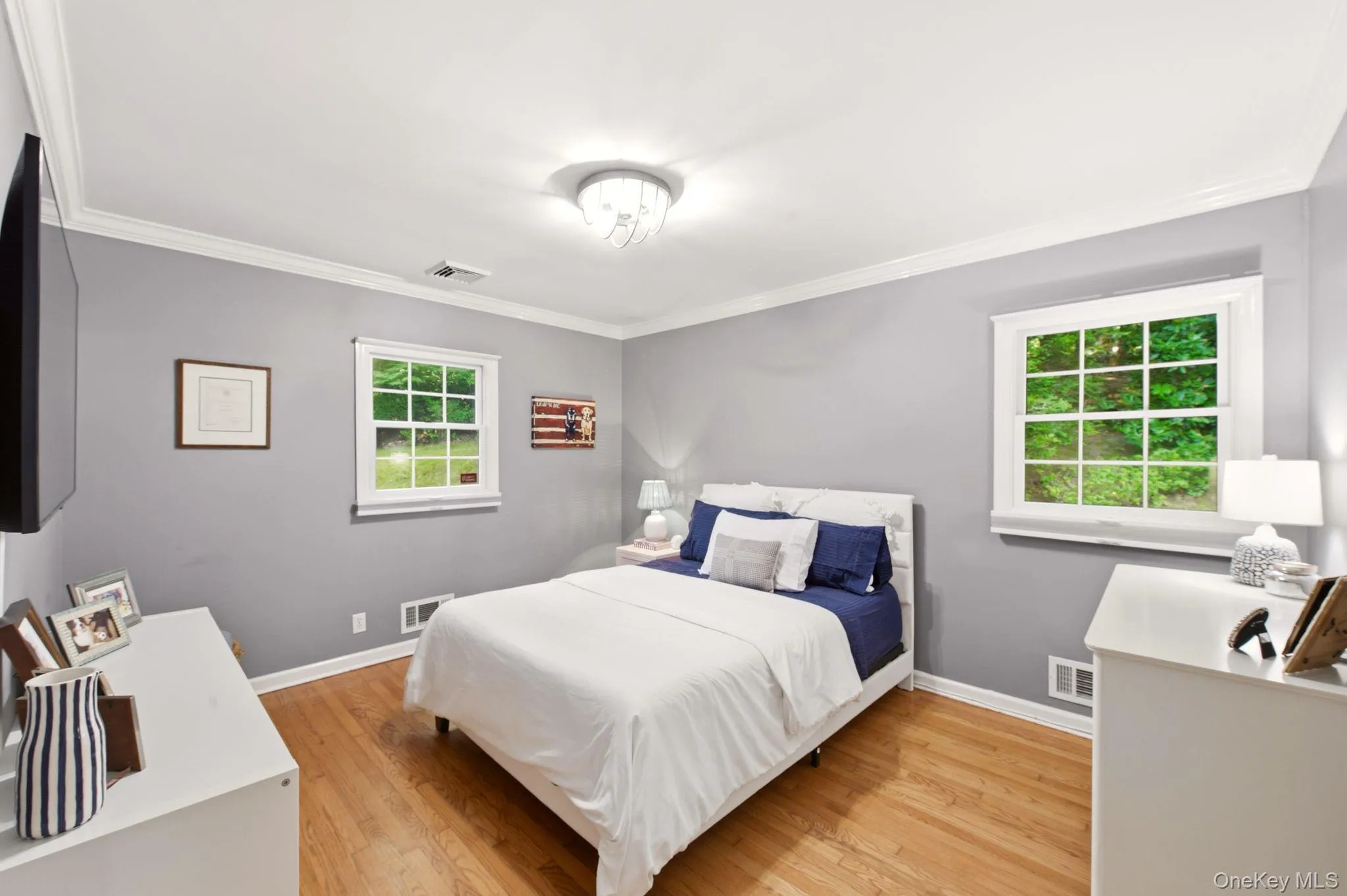 Clean and Functional Bedroom Clean and Functional Bedroom