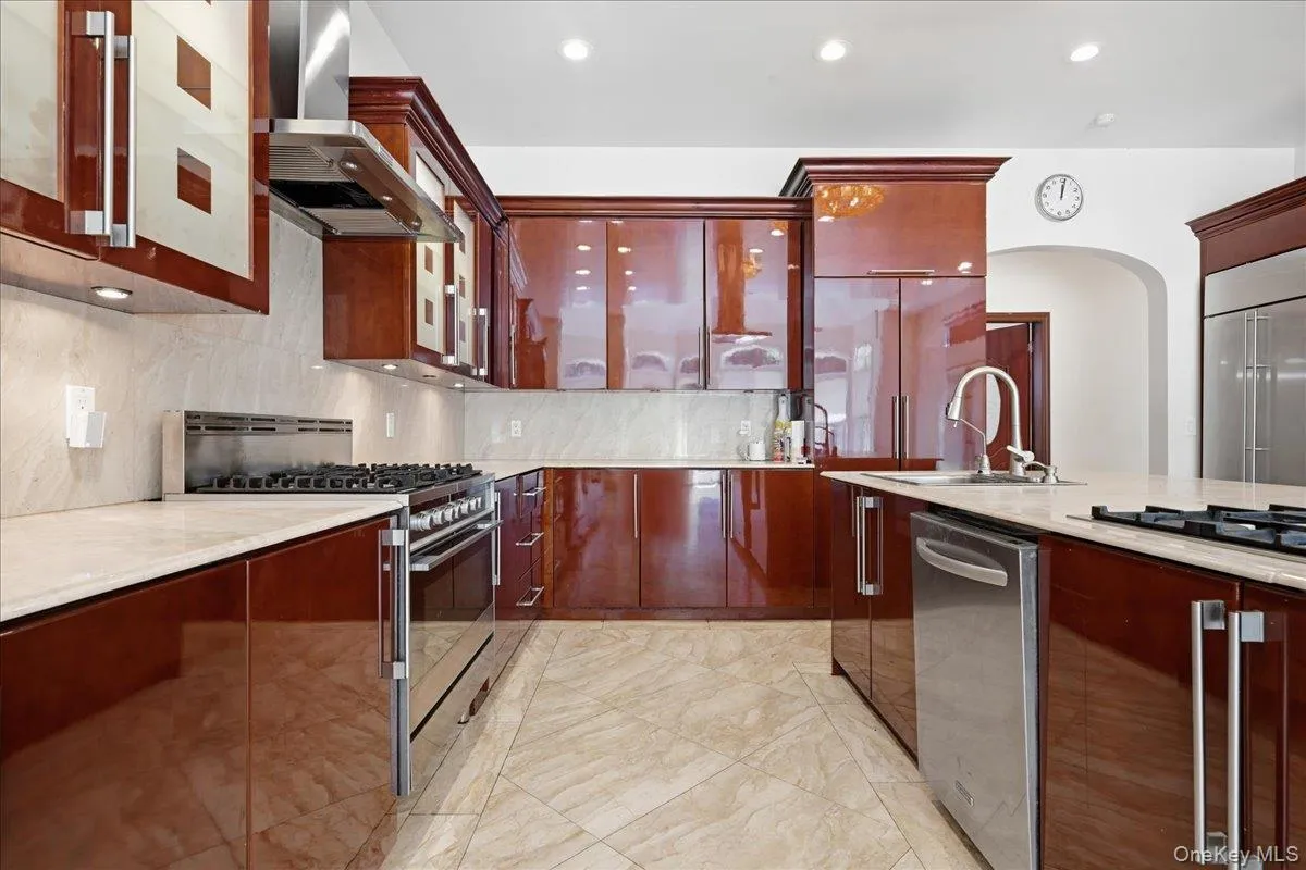 8 Headley Way, Oyster Bay, NY, 5 Bedrooms Bedrooms, 12 Rooms Rooms,5 BathroomsBathrooms,Residential,For Rent,Headley,0,1028542 8 Headley Way, Oyster Bay, NY, 5 Bedrooms Bedrooms, 12 Rooms Rooms,5 BathroomsBathrooms,Residential,For Rent,Headley,0,1028542