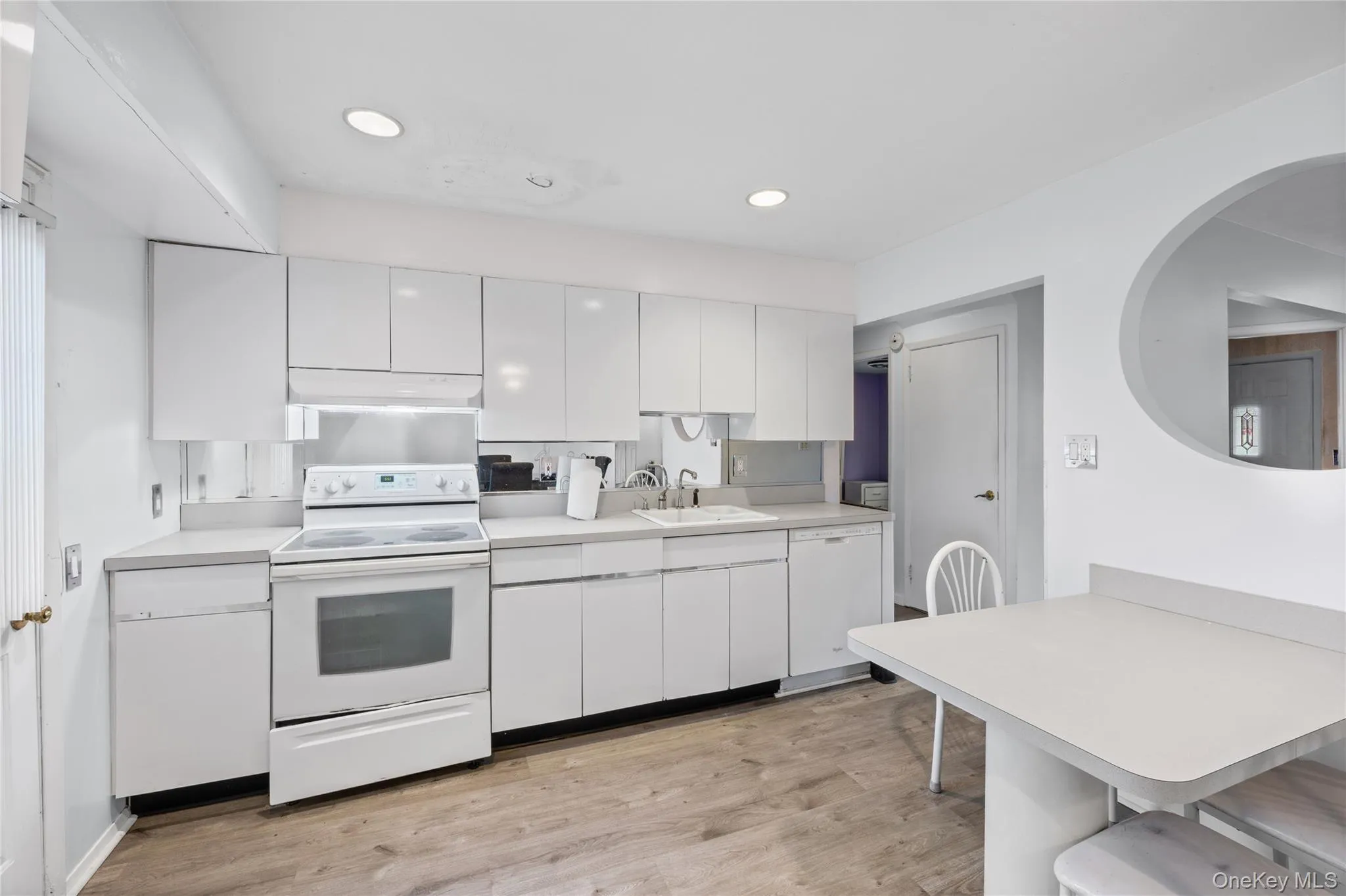 2728 Concord Drive, Hempstead, NY, 4 Bedrooms Bedrooms, 7 Rooms Rooms,2 BathroomsBathrooms,Residential,For Rent,Concord,0,1028544 2728 Concord Drive, Hempstead, NY, 4 Bedrooms Bedrooms, 7 Rooms Rooms,2 BathroomsBathrooms,Residential,For Rent,Concord,0,1028544