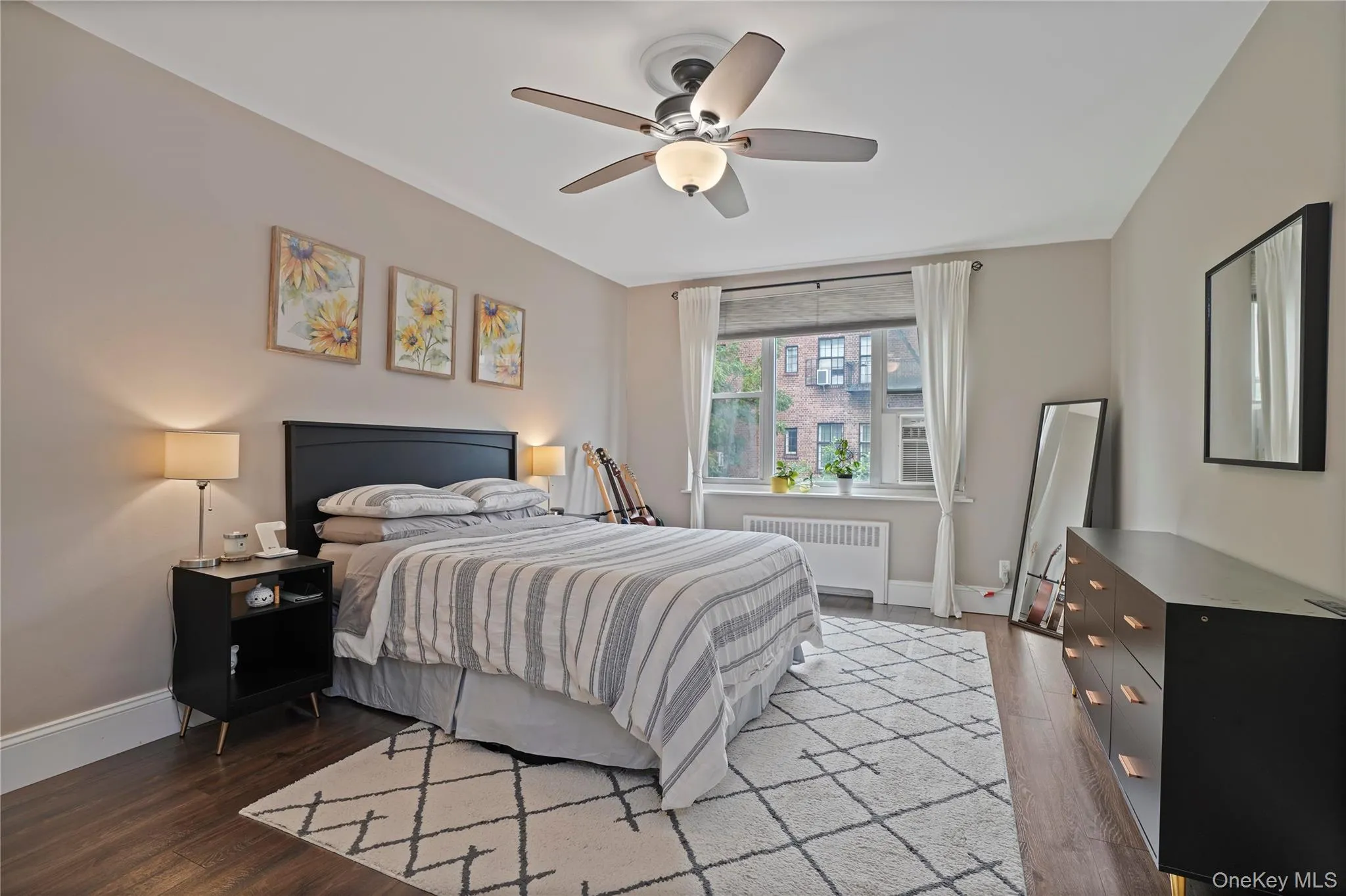 King Size Primary Bedroom King Size Primary Bedroom