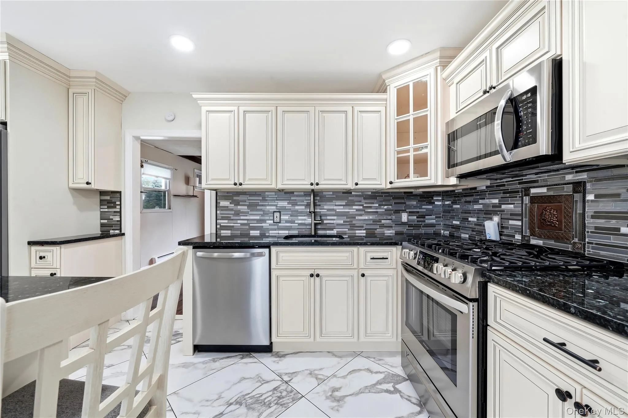 11 Mell Drive, Babylon, NY, 4 Bedrooms Bedrooms, 7 Rooms Rooms,2 BathroomsBathrooms,Residential,For Rent,Mell,0,1028559 11 Mell Drive, Babylon, NY, 4 Bedrooms Bedrooms, 7 Rooms Rooms,2 BathroomsBathrooms,Residential,For Rent,Mell,0,1028559
