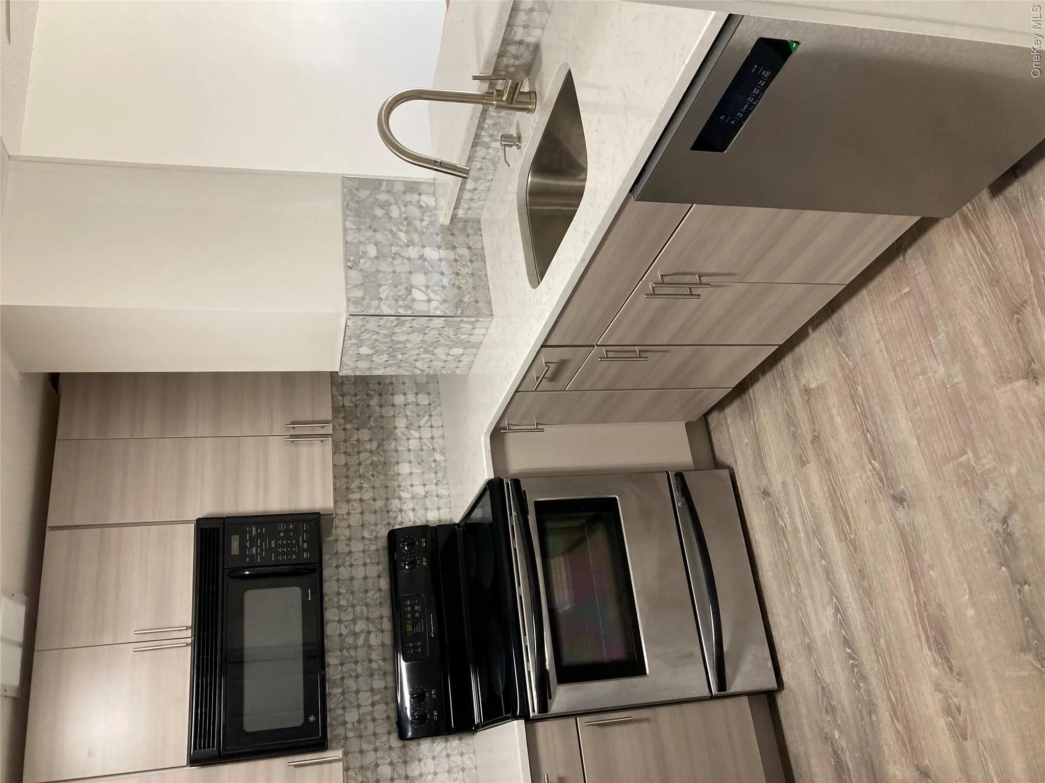 780 Broadway, Long Beach, NY, 1 Bedroom Bedrooms, 3 Rooms Rooms,1 BathroomBathrooms,Residential Lease,For Rent,Broadway,0,1028564 780 Broadway, Long Beach, NY, 1 Bedroom Bedrooms, 3 Rooms Rooms,1 BathroomBathrooms,Residential Lease,For Rent,Broadway,0,1028564