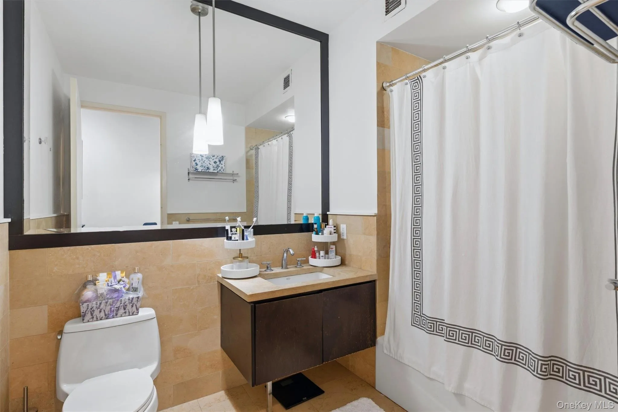 25 Leroy Place, New Rochelle, NY, 1 Bedroom Bedrooms, 3 Rooms Rooms,1 BathroomBathrooms,Residential,For Rent,Leroy,0,1028569 25 Leroy Place, New Rochelle, NY, 1 Bedroom Bedrooms, 3 Rooms Rooms,1 BathroomBathrooms,Residential,For Rent,Leroy,0,1028569