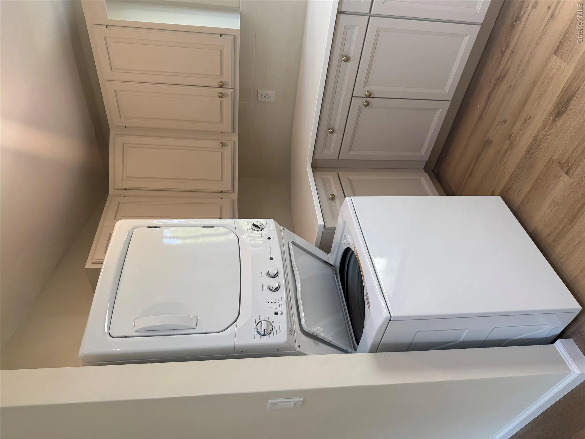 1 Towne Court, Huntington, NY, 3 Bedrooms Bedrooms, 5 Rooms Rooms,1 BathroomBathrooms,Residential Lease,For Rent,Towne,0,1028572 1 Towne Court, Huntington, NY, 3 Bedrooms Bedrooms, 5 Rooms Rooms,1 BathroomBathrooms,Residential Lease,For Rent,Towne,0,1028572