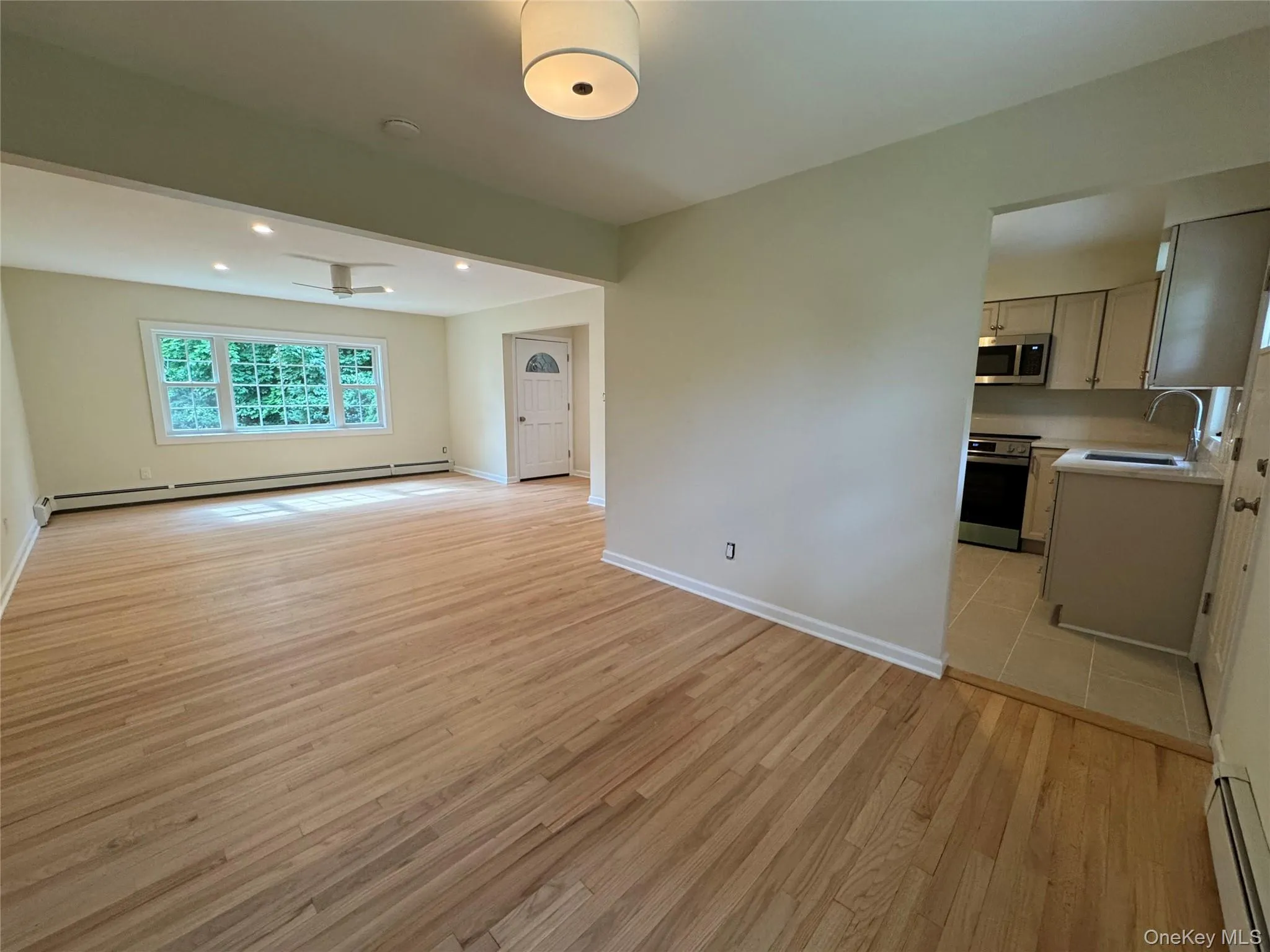 1 Towne Court, Huntington, NY, 2 Bedrooms Bedrooms, 5 Rooms Rooms,1 BathroomBathrooms,Residential Lease,For Rent,Towne,0,1028572 1 Towne Court, Huntington, NY, 2 Bedrooms Bedrooms, 5 Rooms Rooms,1 BathroomBathrooms,Residential Lease,For Rent,Towne,0,1028572