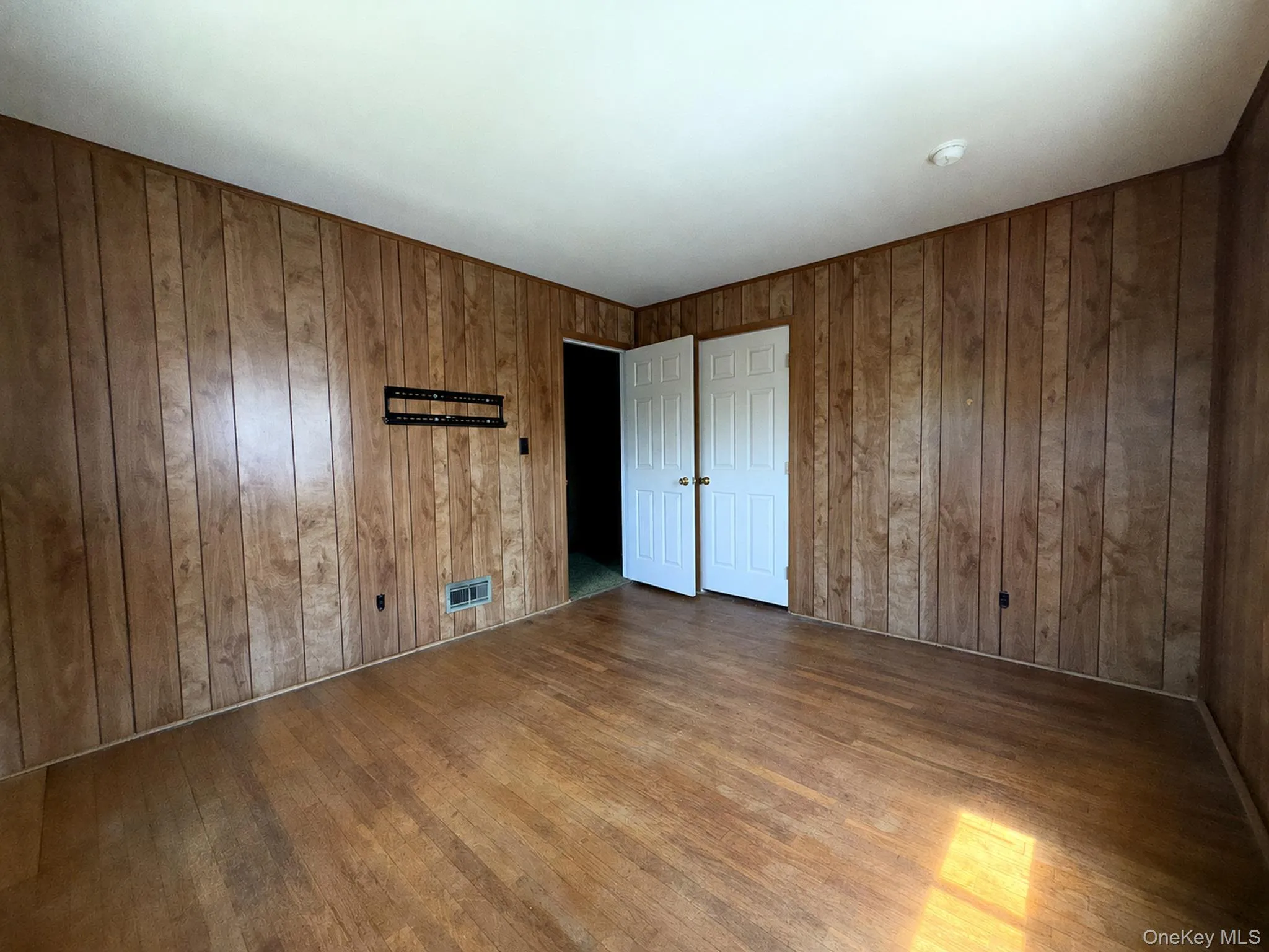 1020 Niagara Avenue, Babylon, NY, 3 Bedrooms Bedrooms, 7 Rooms Rooms,1 BathroomBathrooms,Residential,For Rent,Niagara,0,1028576 1020 Niagara Avenue, Babylon, NY, 3 Bedrooms Bedrooms, 7 Rooms Rooms,1 BathroomBathrooms,Residential,For Rent,Niagara,0,1028576