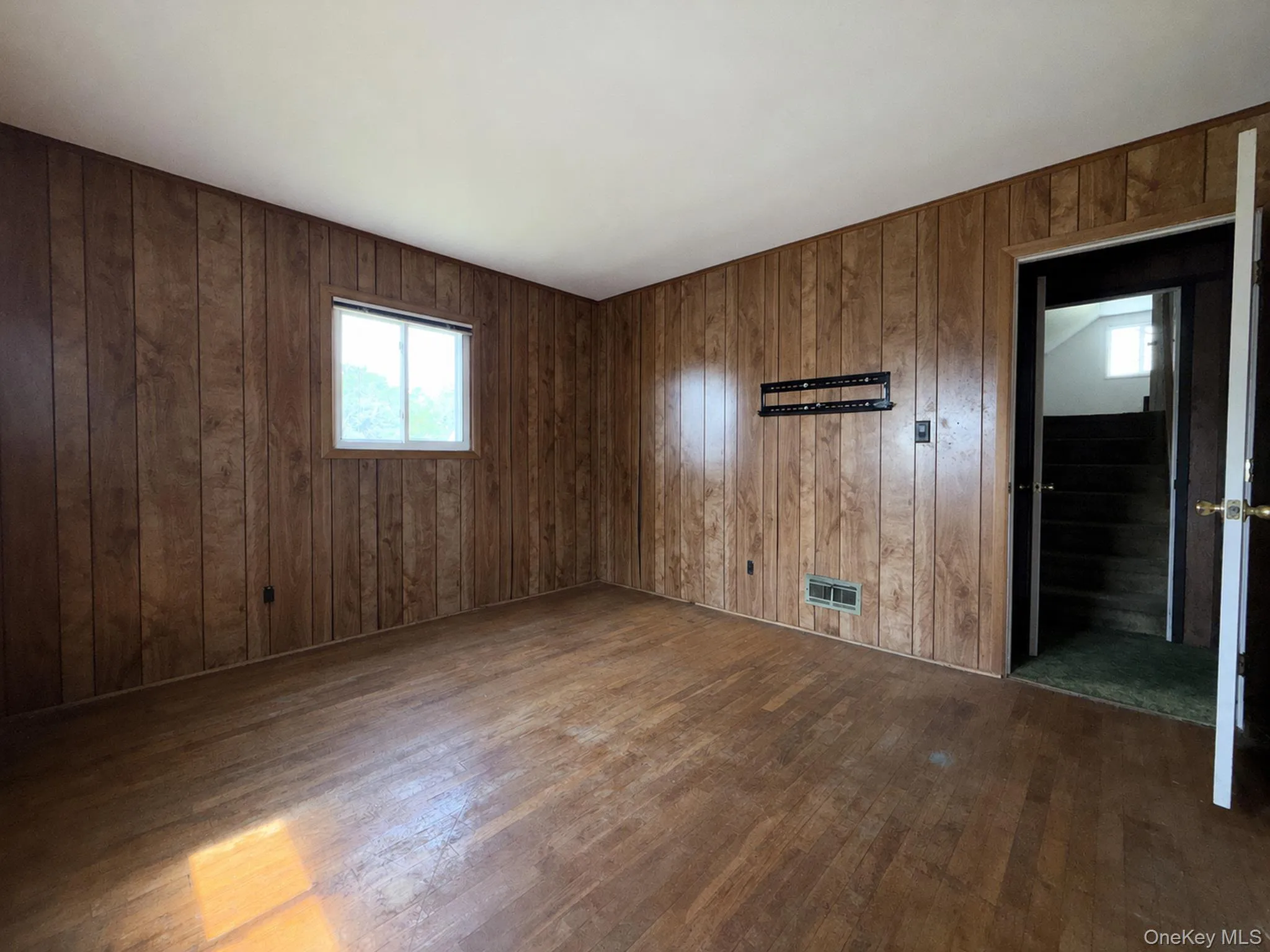 1020 Niagara Avenue, Babylon, NY, 3 Bedrooms Bedrooms, 7 Rooms Rooms,1 BathroomBathrooms,Residential,For Rent,Niagara,0,1028576 1020 Niagara Avenue, Babylon, NY, 3 Bedrooms Bedrooms, 7 Rooms Rooms,1 BathroomBathrooms,Residential,For Rent,Niagara,0,1028576