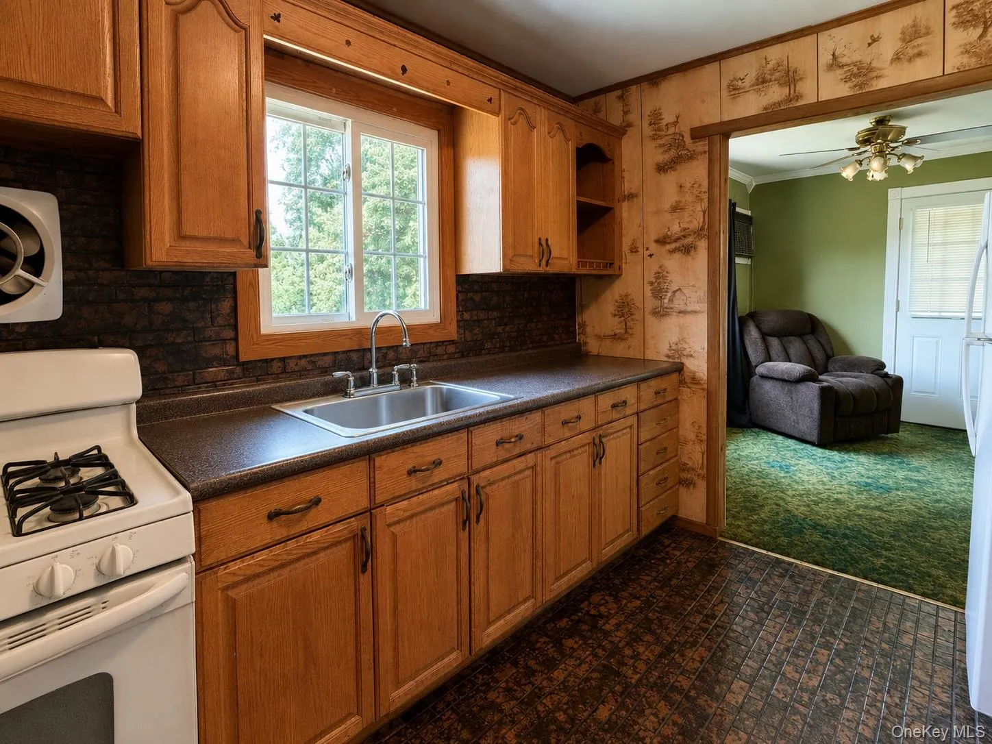 1020 Niagara Avenue, Babylon, NY, 3 Bedrooms Bedrooms, 7 Rooms Rooms,1 BathroomBathrooms,Residential,For Rent,Niagara,0,1028576 1020 Niagara Avenue, Babylon, NY, 3 Bedrooms Bedrooms, 7 Rooms Rooms,1 BathroomBathrooms,Residential,For Rent,Niagara,0,1028576
