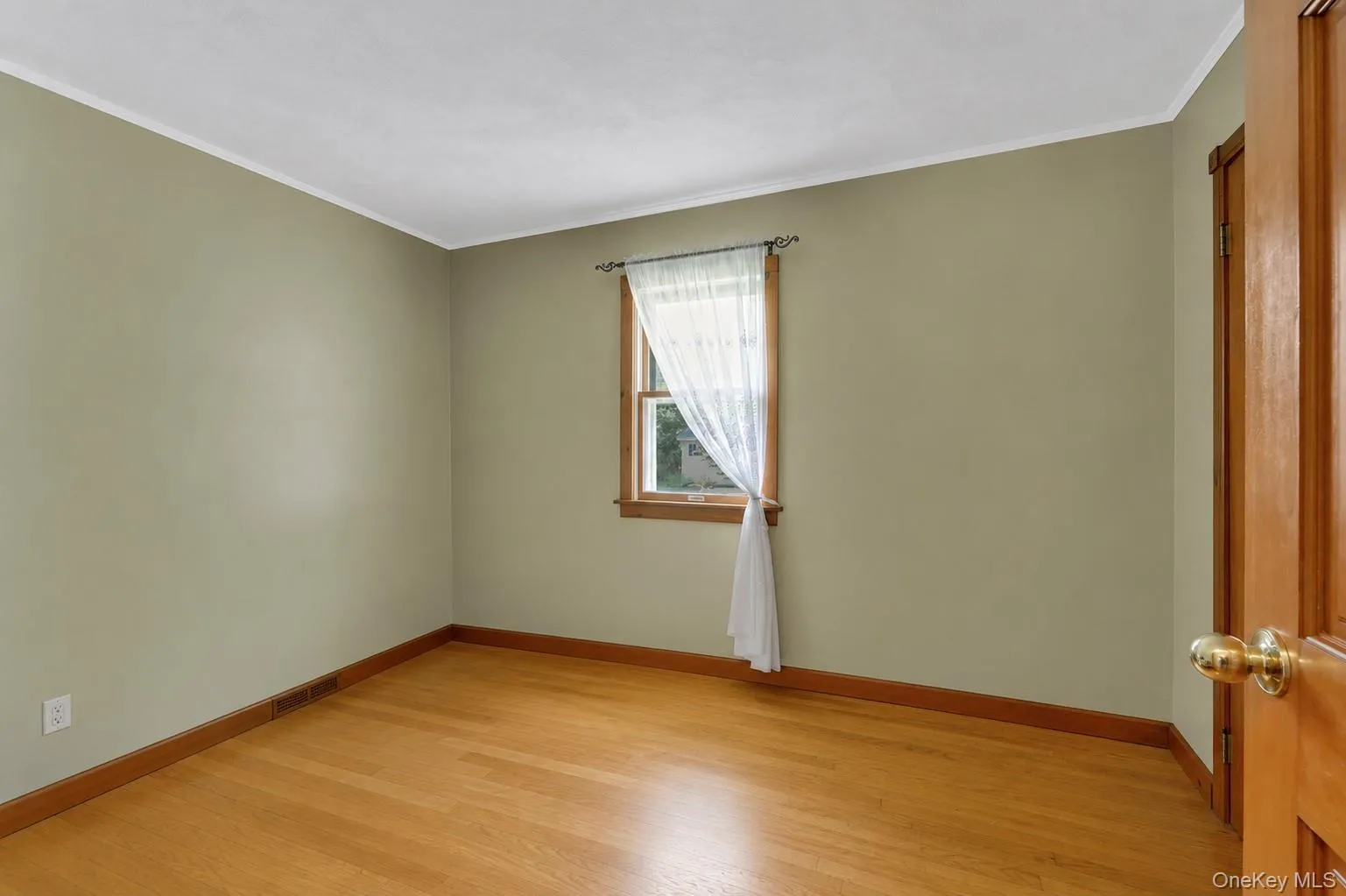 30 Murray Road, Middletown, NY, 3 Bedrooms Bedrooms, 7 Rooms Rooms,1 BathroomBathrooms,Residential,For Rent,Murray,0,1028580 30 Murray Road, Middletown, NY, 3 Bedrooms Bedrooms, 7 Rooms Rooms,1 BathroomBathrooms,Residential,For Rent,Murray,0,1028580