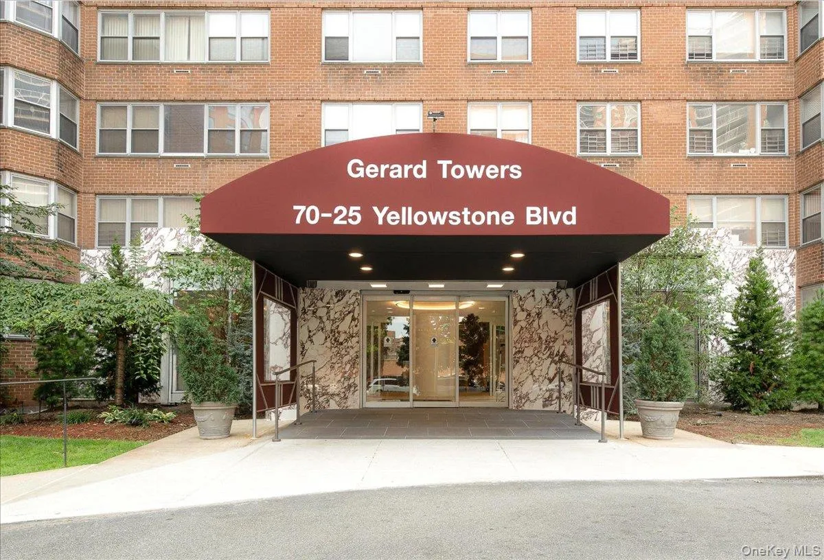 70-25 Yellowstone Boulevard, New York, NY, 3 Rooms Rooms,1 BathroomBathrooms,Residential,For Rent,Yellowstone,0,1028594 70-25 Yellowstone Boulevard, New York, NY, 3 Rooms Rooms,1 BathroomBathrooms,Residential,For Rent,Yellowstone,0,1028594