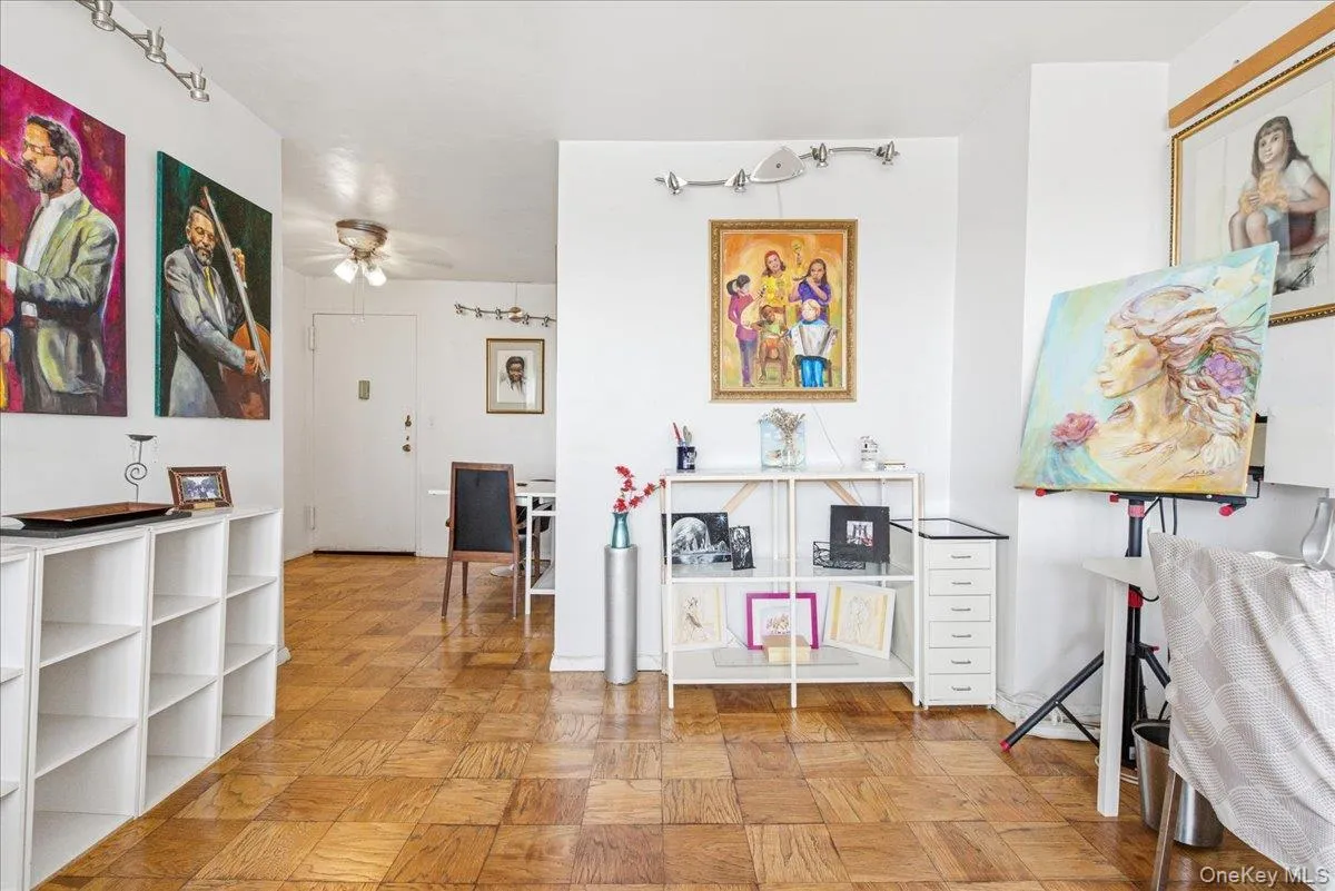 70-25 Yellowstone Boulevard, New York, NY, 3 Rooms Rooms,1 BathroomBathrooms,Residential,For Rent,Yellowstone,0,1028594 70-25 Yellowstone Boulevard, New York, NY, 3 Rooms Rooms,1 BathroomBathrooms,Residential,For Rent,Yellowstone,0,1028594