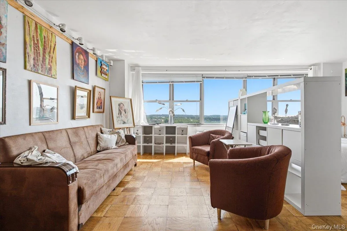 70-25 Yellowstone Boulevard, New York, NY, 3 Rooms Rooms,1 BathroomBathrooms,Residential,For Rent,Yellowstone,0,1028594 70-25 Yellowstone Boulevard, New York, NY, 3 Rooms Rooms,1 BathroomBathrooms,Residential,For Rent,Yellowstone,0,1028594