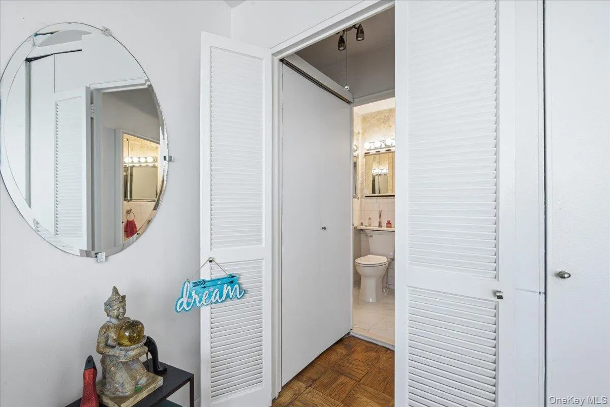 70-25 Yellowstone Boulevard, New York, NY, 3 Rooms Rooms,1 BathroomBathrooms,Residential,For Rent,Yellowstone,0,1028594 70-25 Yellowstone Boulevard, New York, NY, 3 Rooms Rooms,1 BathroomBathrooms,Residential,For Rent,Yellowstone,0,1028594