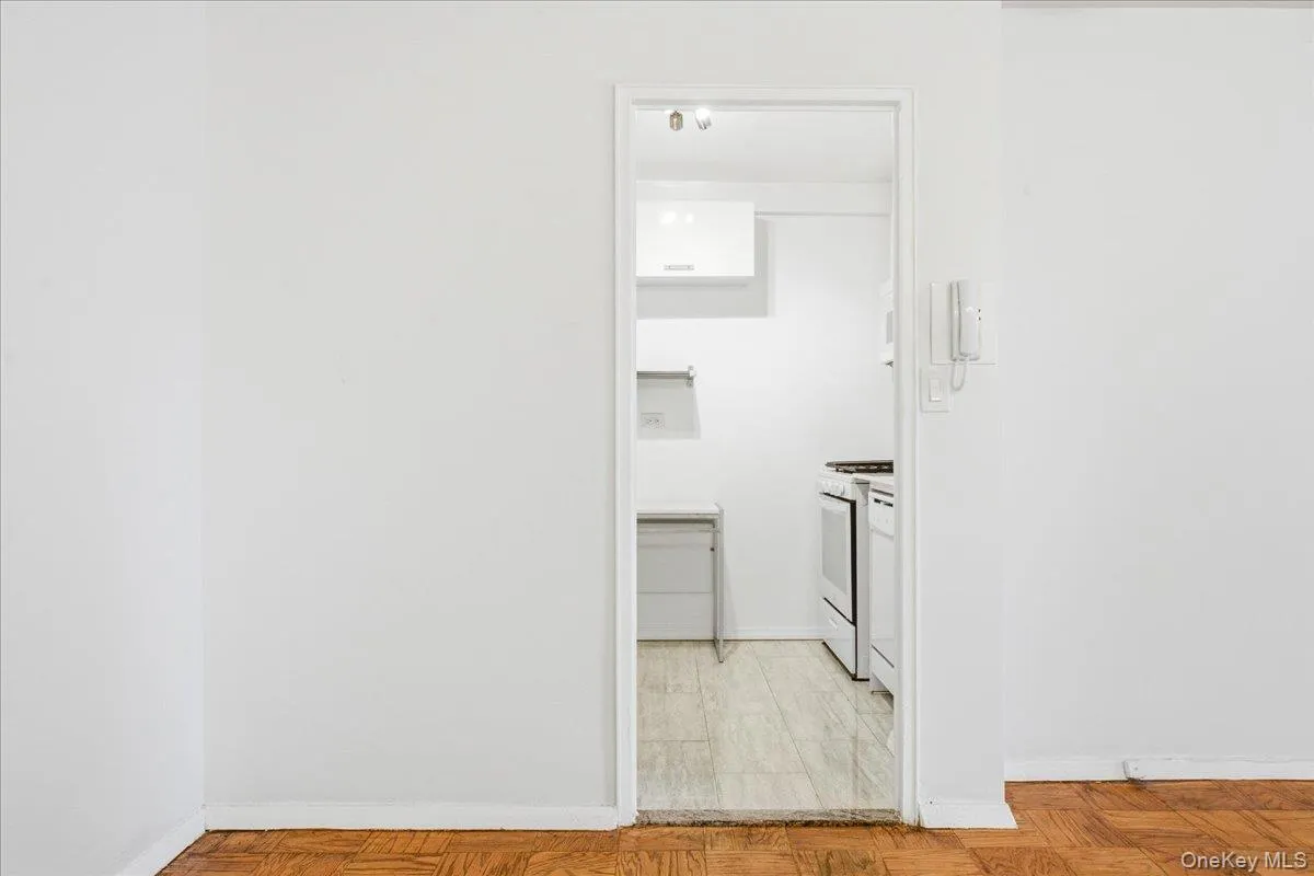 70-25 Yellowstone Boulevard, New York, NY, 2 Rooms Rooms,1 BathroomBathrooms,Residential,For Rent,Yellowstone,0,1028596 70-25 Yellowstone Boulevard, New York, NY, 2 Rooms Rooms,1 BathroomBathrooms,Residential,For Rent,Yellowstone,0,1028596