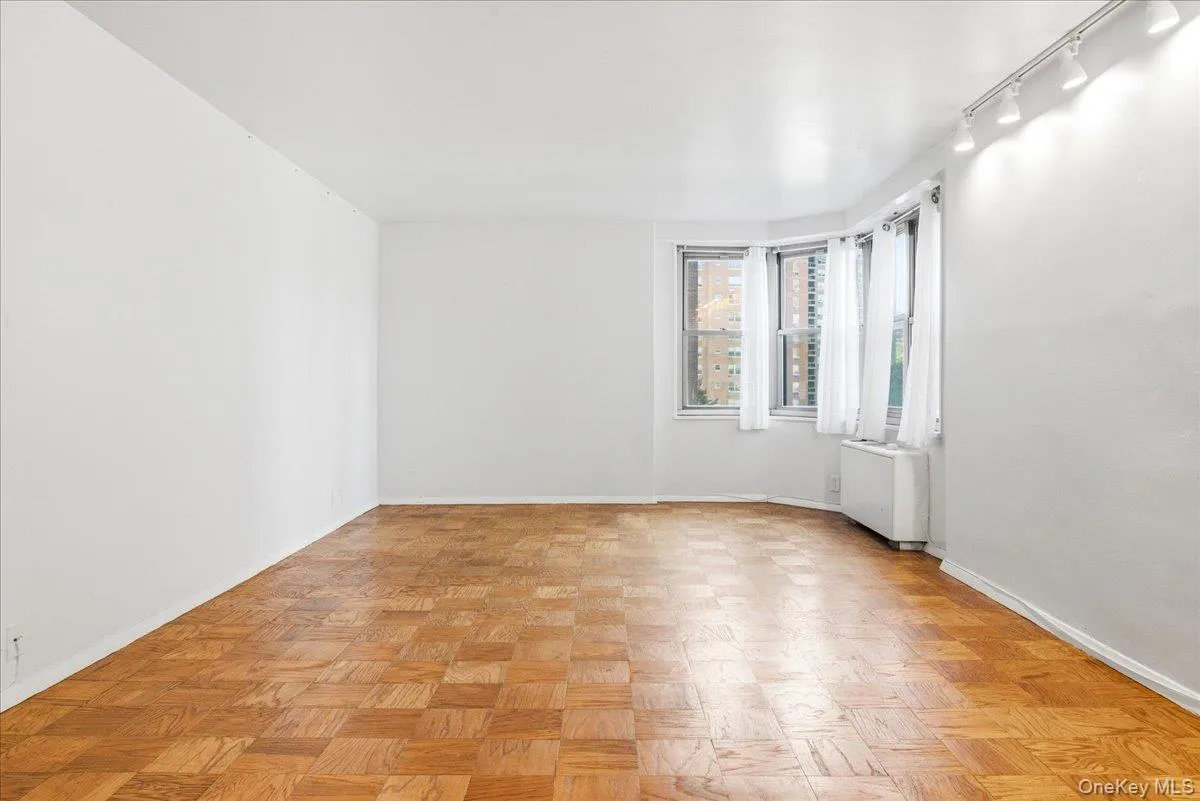 70-25 Yellowstone Boulevard, New York, NY, 2 Rooms Rooms,1 BathroomBathrooms,Residential,For Rent,Yellowstone,0,1028596 70-25 Yellowstone Boulevard, New York, NY, 2 Rooms Rooms,1 BathroomBathrooms,Residential,For Rent,Yellowstone,0,1028596