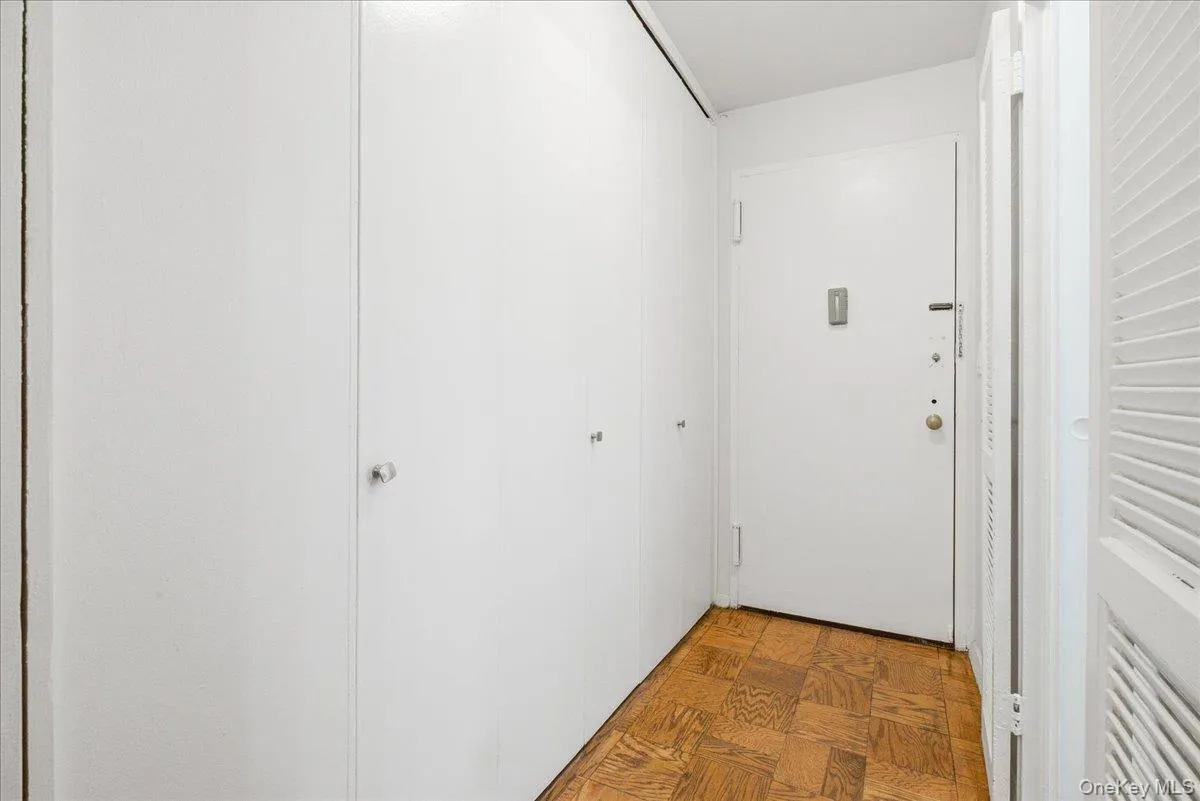70-25 Yellowstone Boulevard, New York, NY, 2 Rooms Rooms,1 BathroomBathrooms,Residential,For Rent,Yellowstone,0,1028596 70-25 Yellowstone Boulevard, New York, NY, 2 Rooms Rooms,1 BathroomBathrooms,Residential,For Rent,Yellowstone,0,1028596