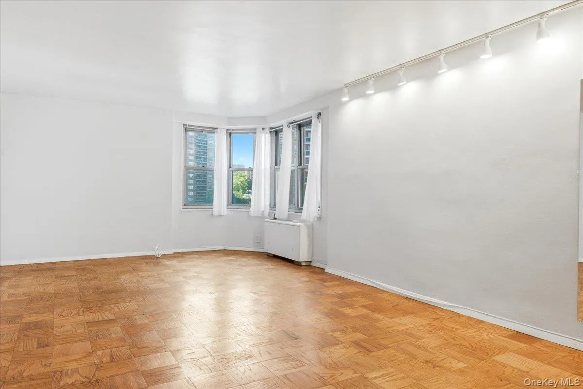 70-25 Yellowstone Boulevard, New York, NY, 2 Rooms Rooms,1 BathroomBathrooms,Residential,For Rent,Yellowstone,0,1028596 70-25 Yellowstone Boulevard, New York, NY, 2 Rooms Rooms,1 BathroomBathrooms,Residential,For Rent,Yellowstone,0,1028596