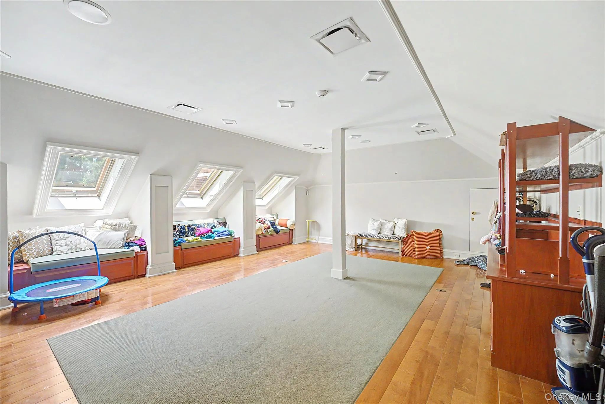 25 Lake Road, North Hempstead, NY, 6 Bedrooms Bedrooms, 20 Rooms Rooms,6 BathroomsBathrooms,Residential,For Rent,Lake,0,1028608 25 Lake Road, North Hempstead, NY, 6 Bedrooms Bedrooms, 20 Rooms Rooms,6 BathroomsBathrooms,Residential,For Rent,Lake,0,1028608