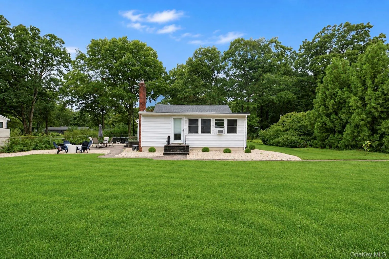 2 Fox Lane, Brookhaven, NY, 2 Bedrooms Bedrooms, 4 Rooms Rooms,2 BathroomsBathrooms,Residential,For Rent,Fox,0,1028610 2 Fox Lane, Brookhaven, NY, 2 Bedrooms Bedrooms, 4 Rooms Rooms,2 BathroomsBathrooms,Residential,For Rent,Fox,0,1028610