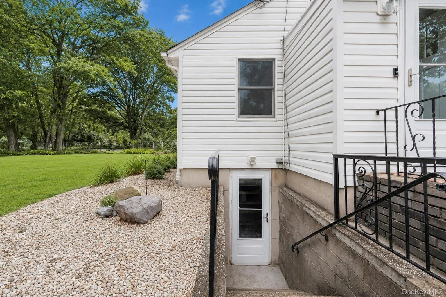 2 Fox Lane, Brookhaven, NY, 2 Bedrooms Bedrooms, 4 Rooms Rooms,2 BathroomsBathrooms,Residential,For Rent,Fox,0,1028610 2 Fox Lane, Brookhaven, NY, 2 Bedrooms Bedrooms, 4 Rooms Rooms,2 BathroomsBathrooms,Residential,For Rent,Fox,0,1028610