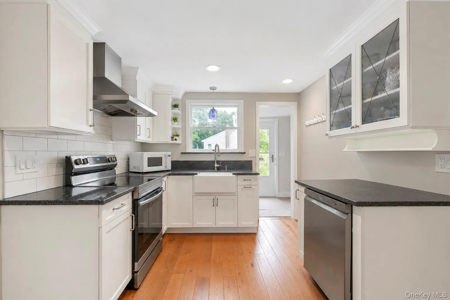 2 Fox Lane, Brookhaven, NY, 2 Bedrooms Bedrooms, 4 Rooms Rooms,2 BathroomsBathrooms,Residential,For Rent,Fox,0,1028610 2 Fox Lane, Brookhaven, NY, 2 Bedrooms Bedrooms, 4 Rooms Rooms,2 BathroomsBathrooms,Residential,For Rent,Fox,0,1028610