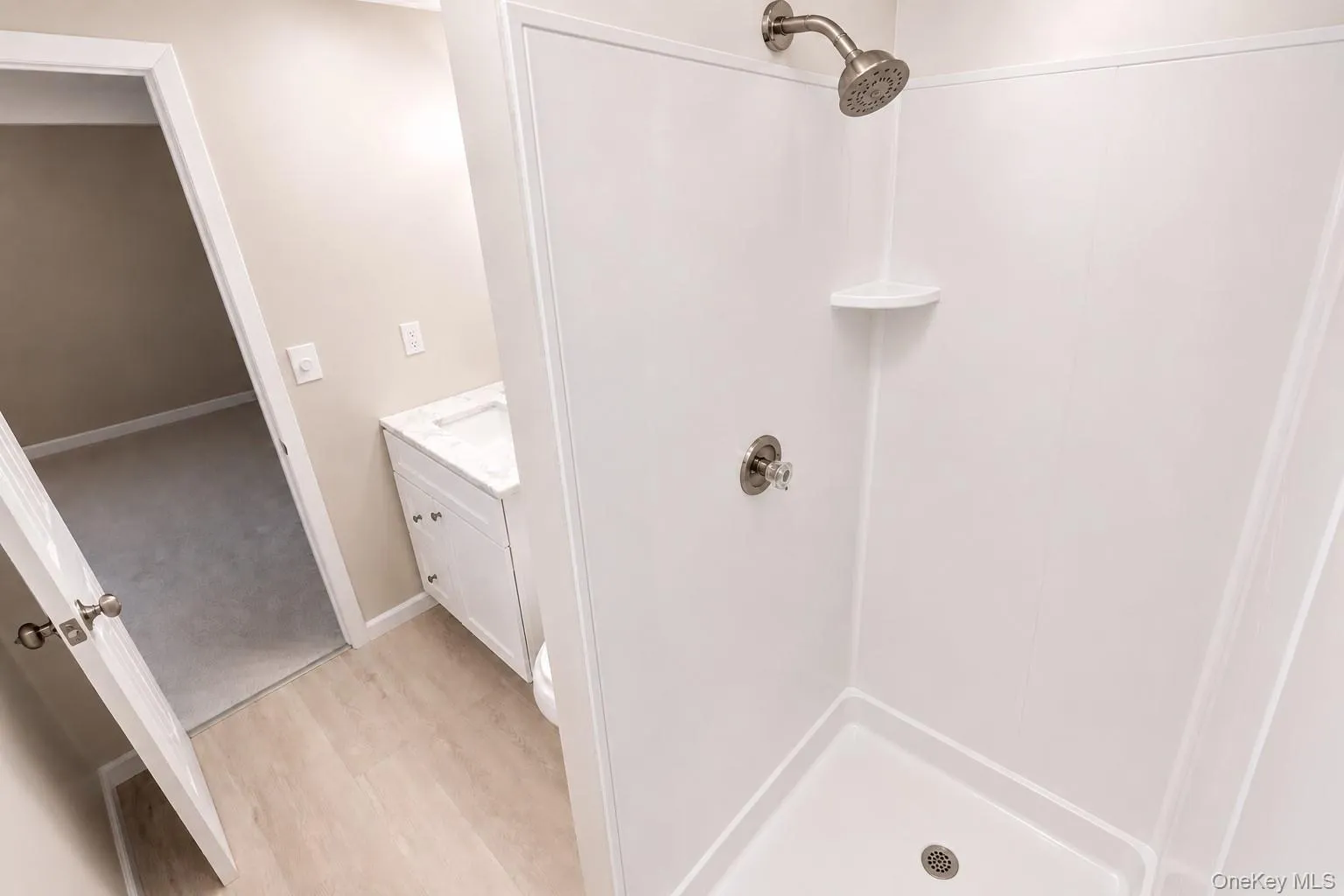 2 Fox Lane, Brookhaven, NY, 2 Bedrooms Bedrooms, 4 Rooms Rooms,2 BathroomsBathrooms,Residential,For Rent,Fox,0,1028610 2 Fox Lane, Brookhaven, NY, 2 Bedrooms Bedrooms, 4 Rooms Rooms,2 BathroomsBathrooms,Residential,For Rent,Fox,0,1028610