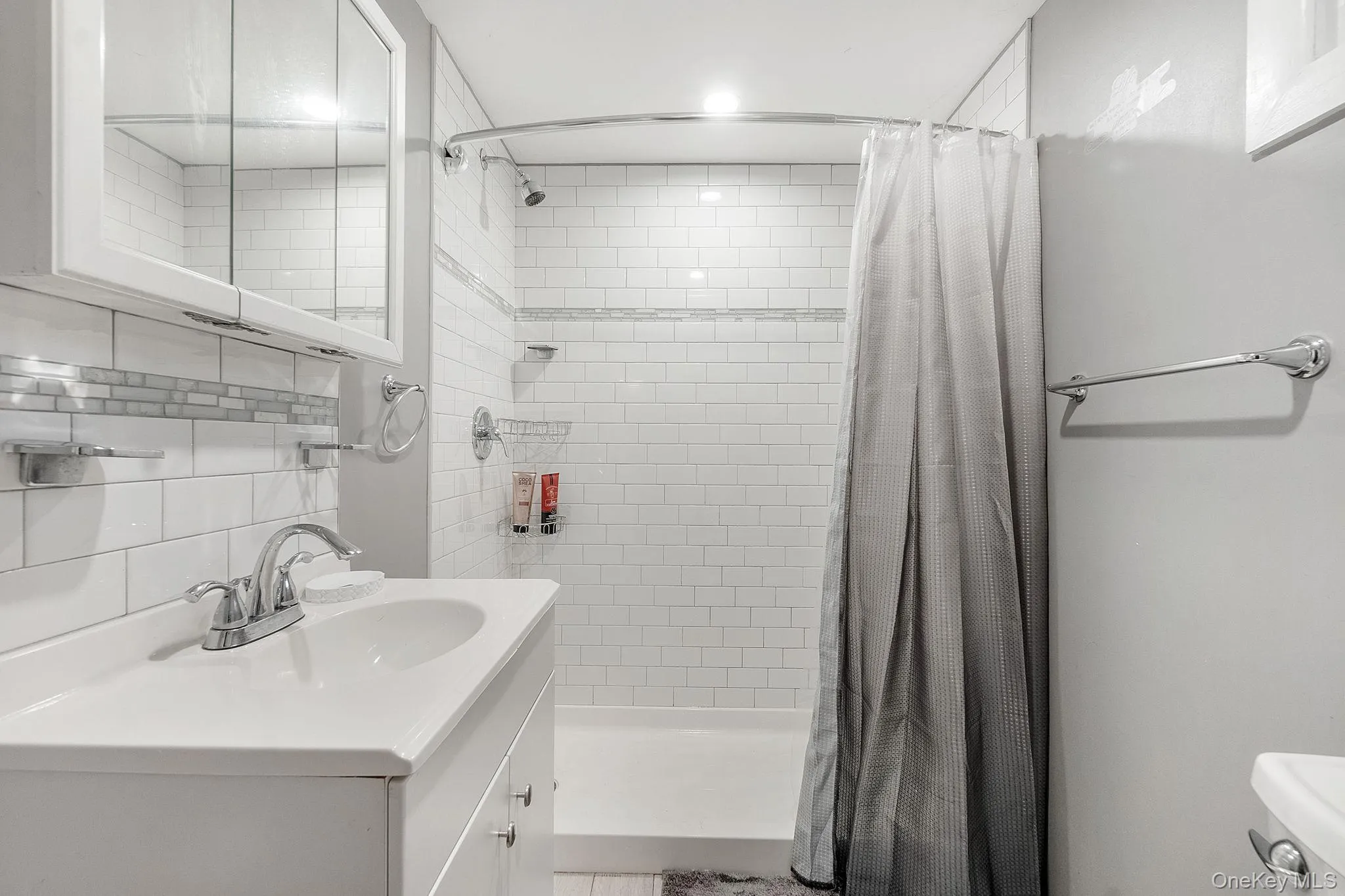 149 David Whites Lane, Southampton, NY, 4 Bedrooms Bedrooms, 10 Rooms Rooms,3 BathroomsBathrooms,Residential Lease,For Rent,David Whites,0,1028612 149 David Whites Lane, Southampton, NY, 4 Bedrooms Bedrooms, 10 Rooms Rooms,3 BathroomsBathrooms,Residential Lease,For Rent,David Whites,0,1028612